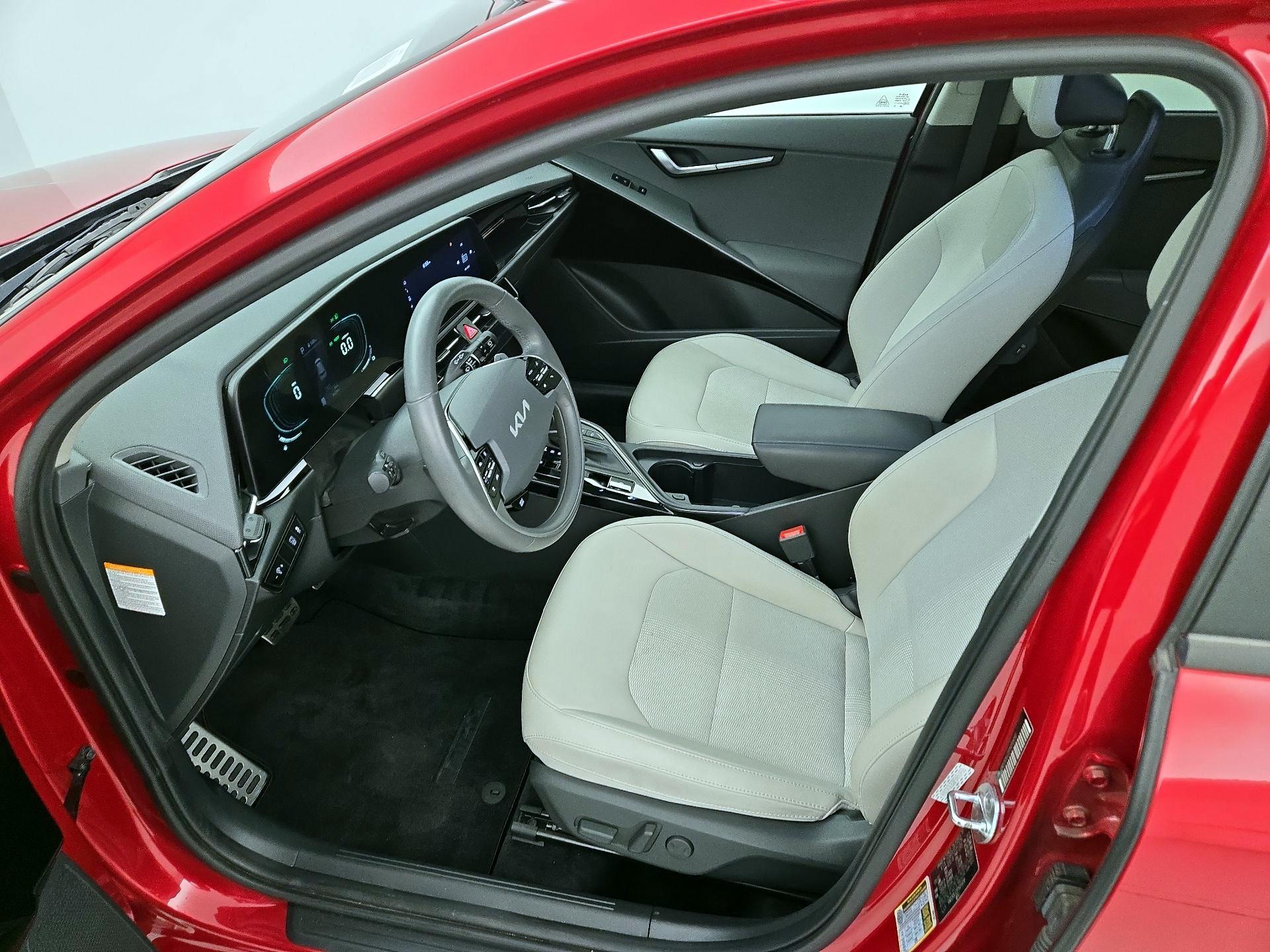 Thumbnail: 2023 Kia Niro - 11