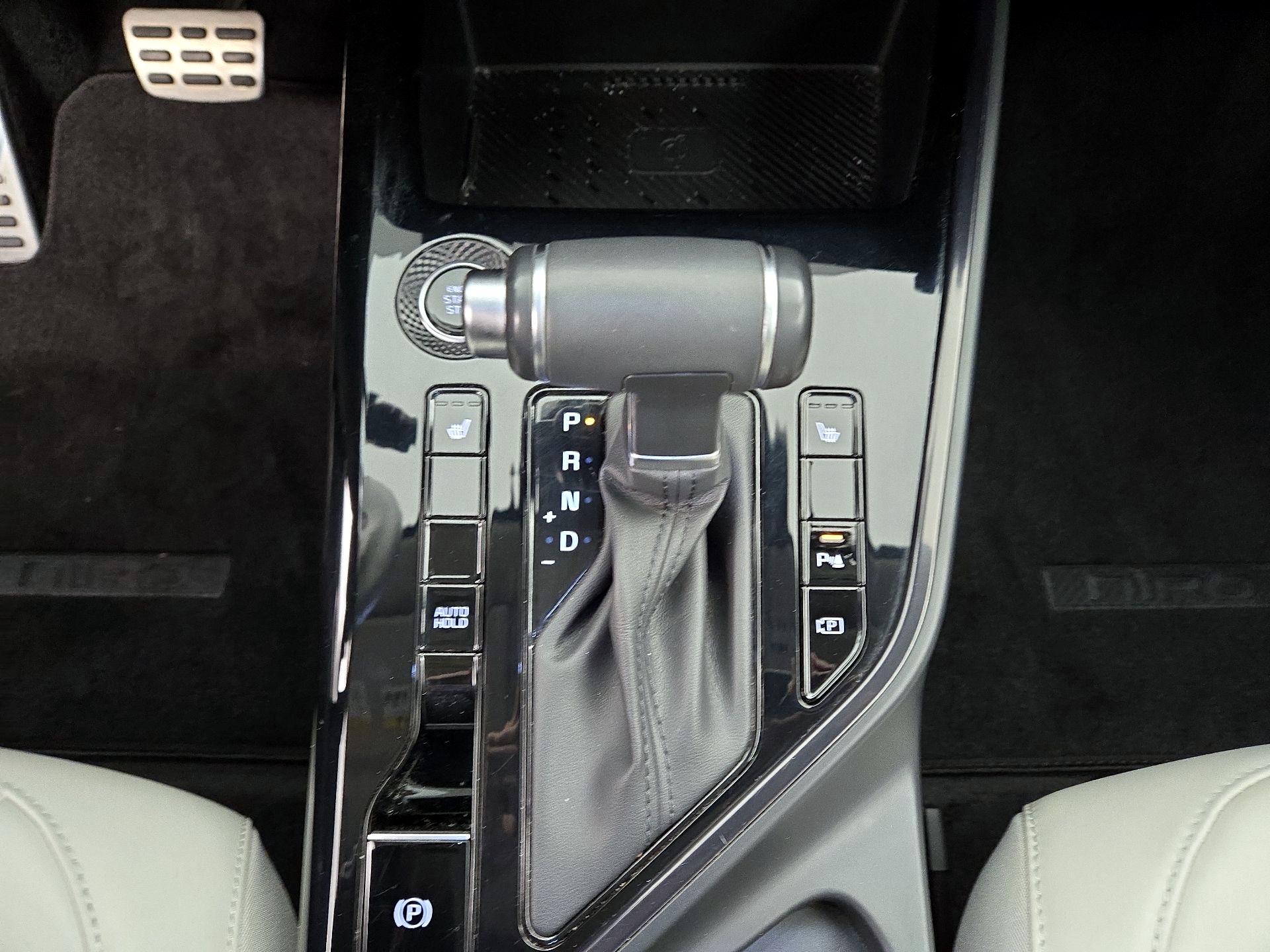 Thumbnail: 2023 Kia Niro - 18