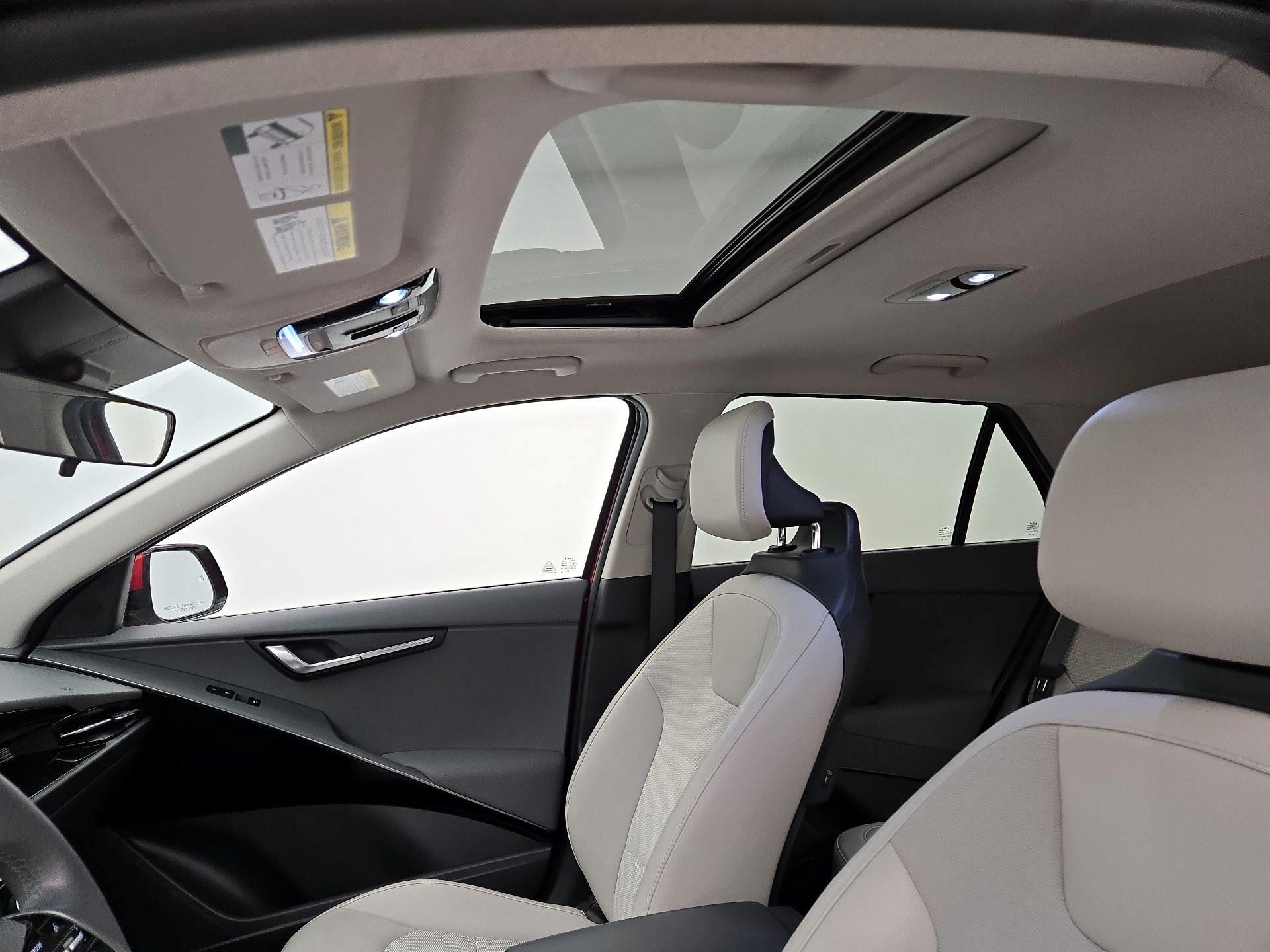 Thumbnail: 2023 Kia Niro - 20