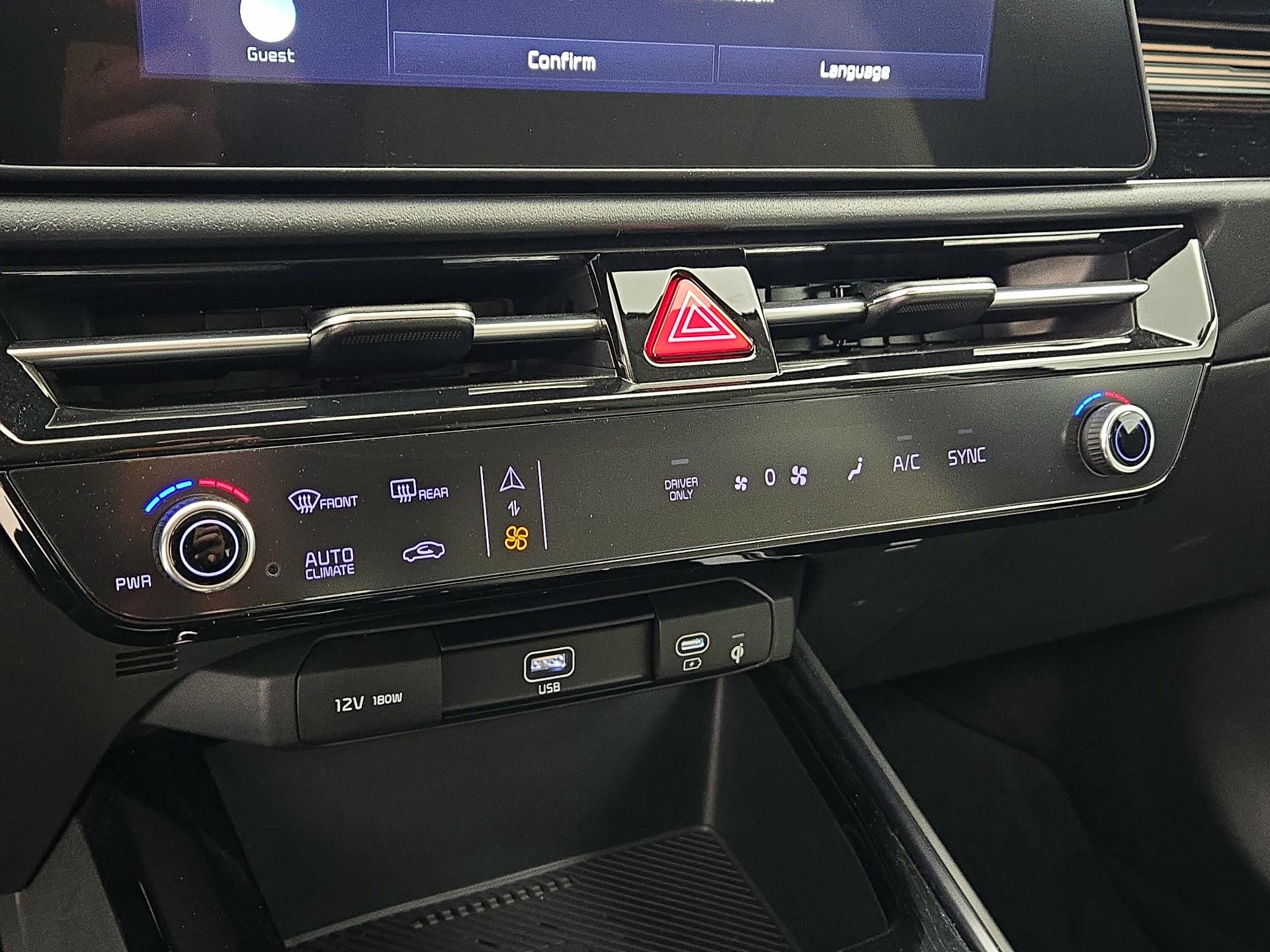 Thumbnail: 2023 Kia Niro - 17