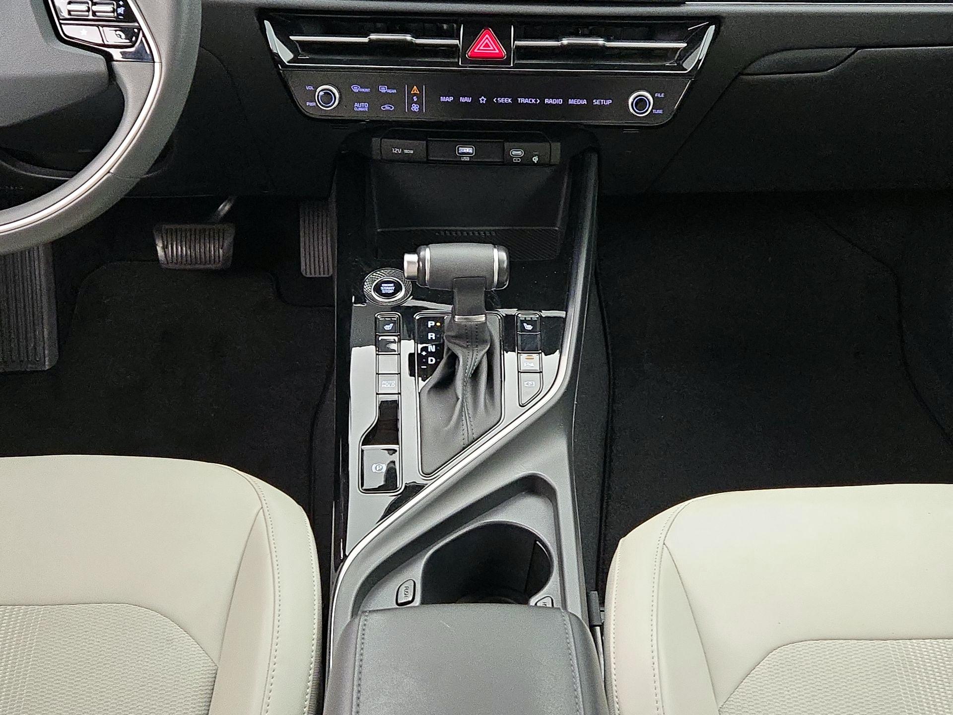 Thumbnail: 2023 Kia Niro - 18