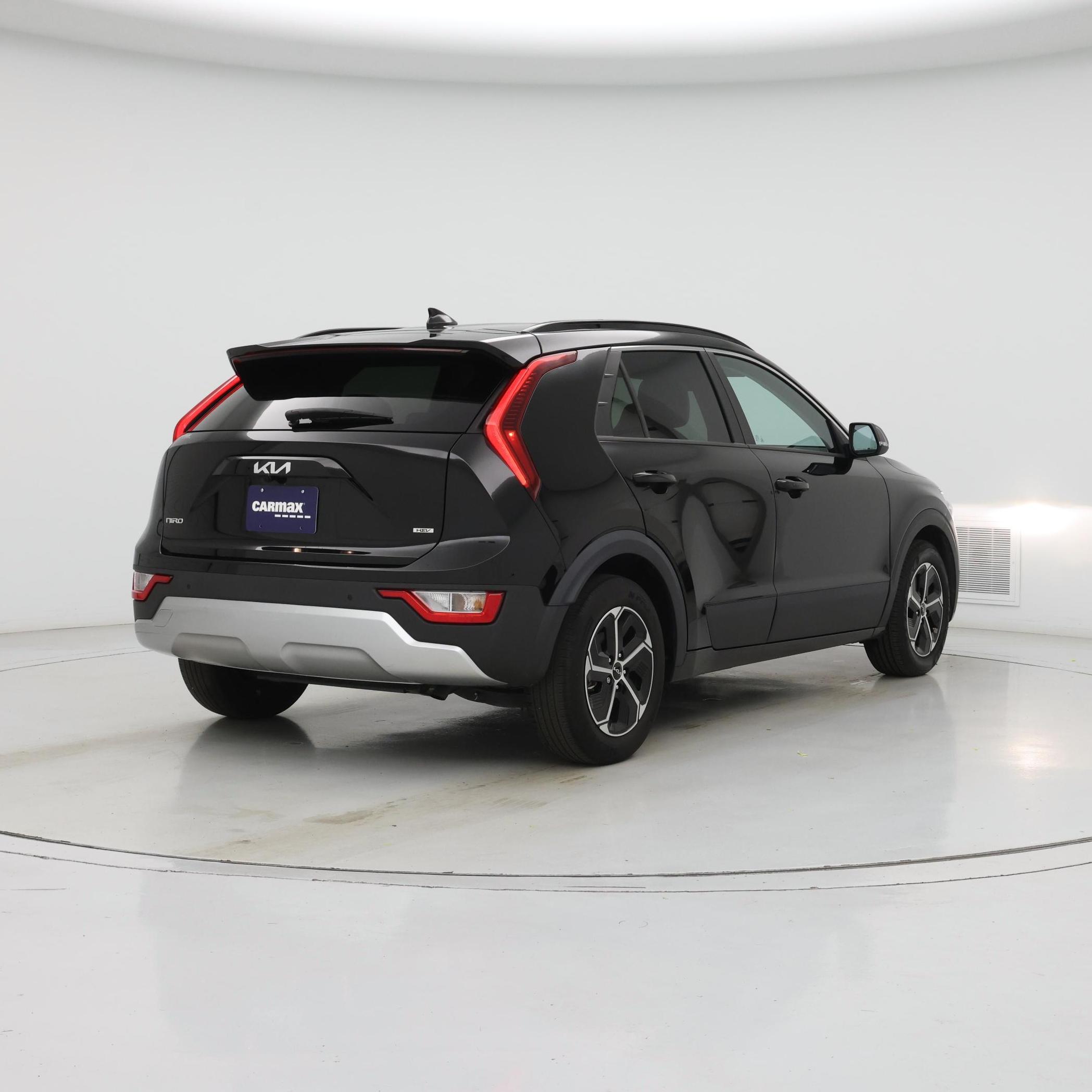 Thumbnail: 2023 Kia Niro - 8