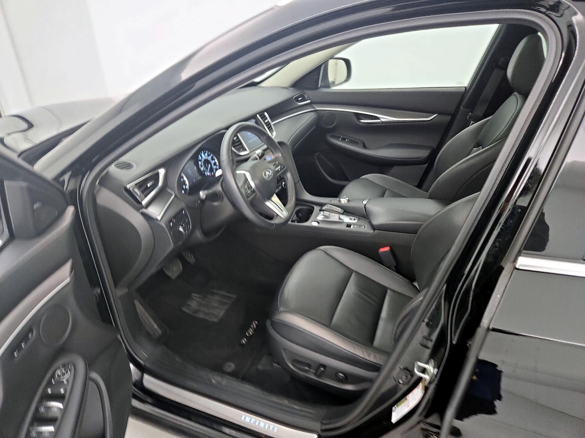 Thumbnail: 2023 INFINITI QX50 - 11