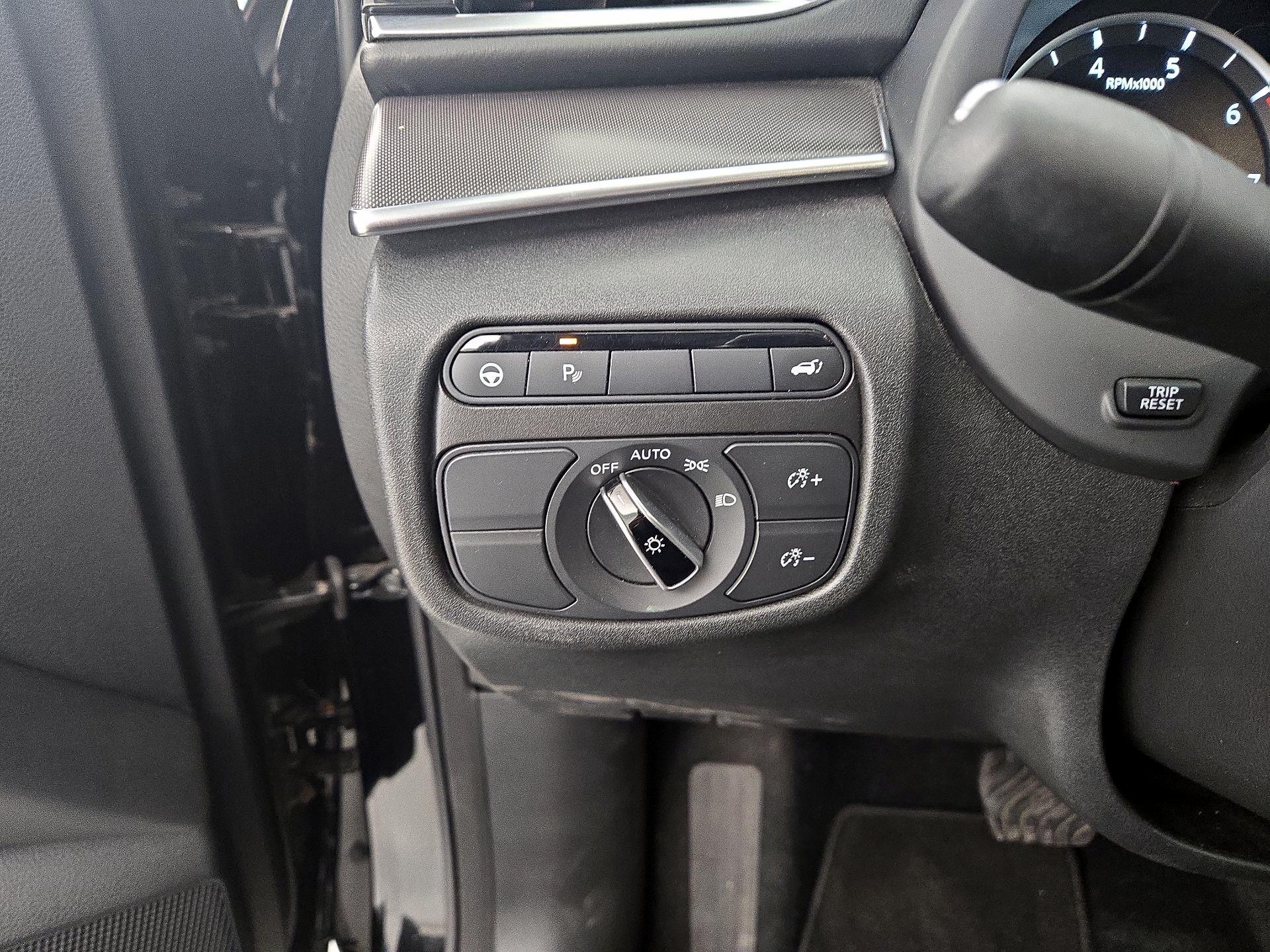 Thumbnail: 2023 INFINITI QX50 - 13