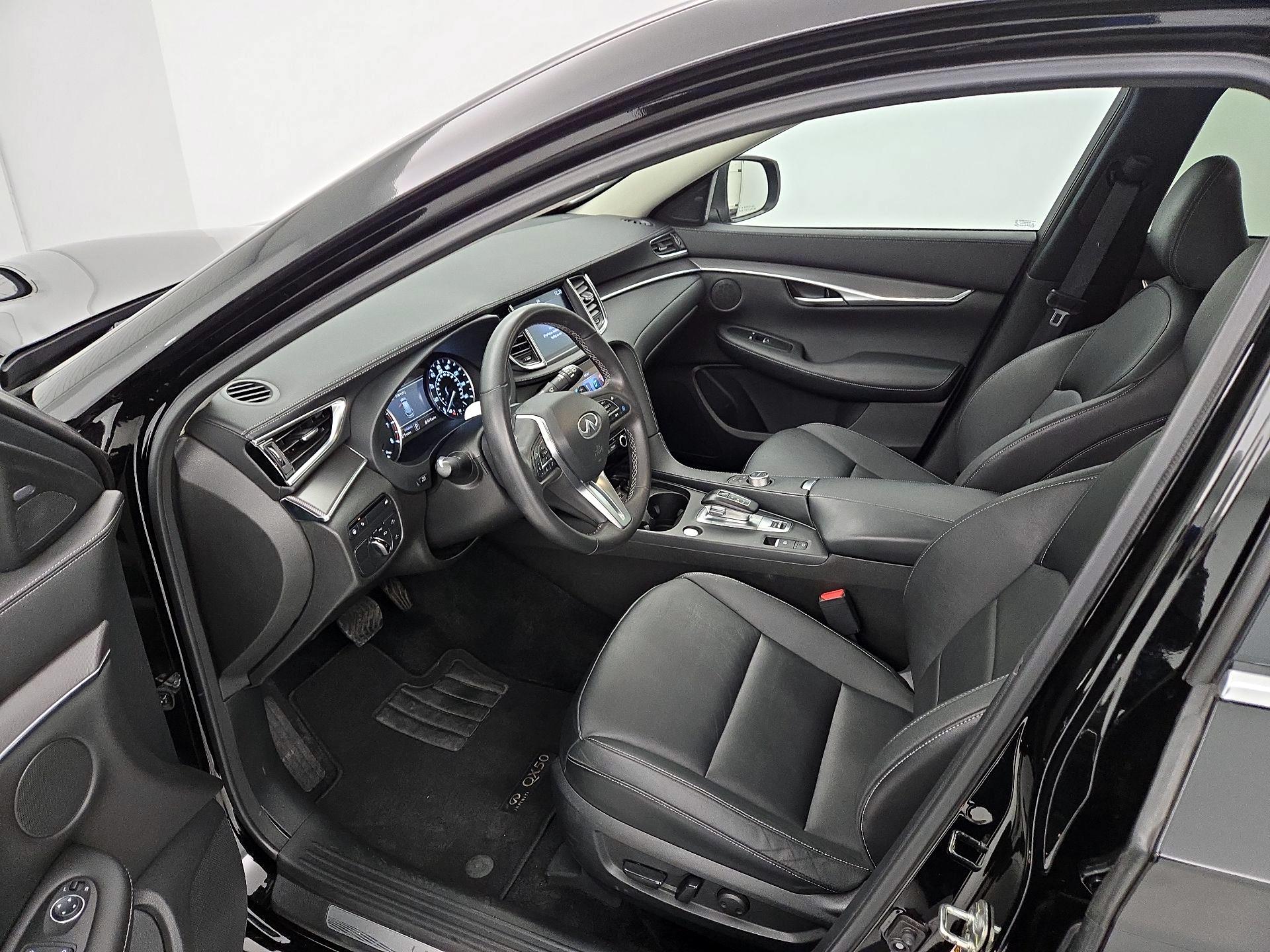 Thumbnail: 2023 INFINITI QX50 - 11