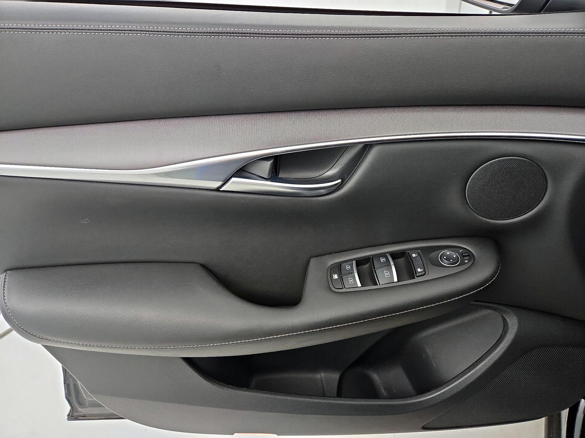 Thumbnail: 2023 INFINITI QX50 - 12