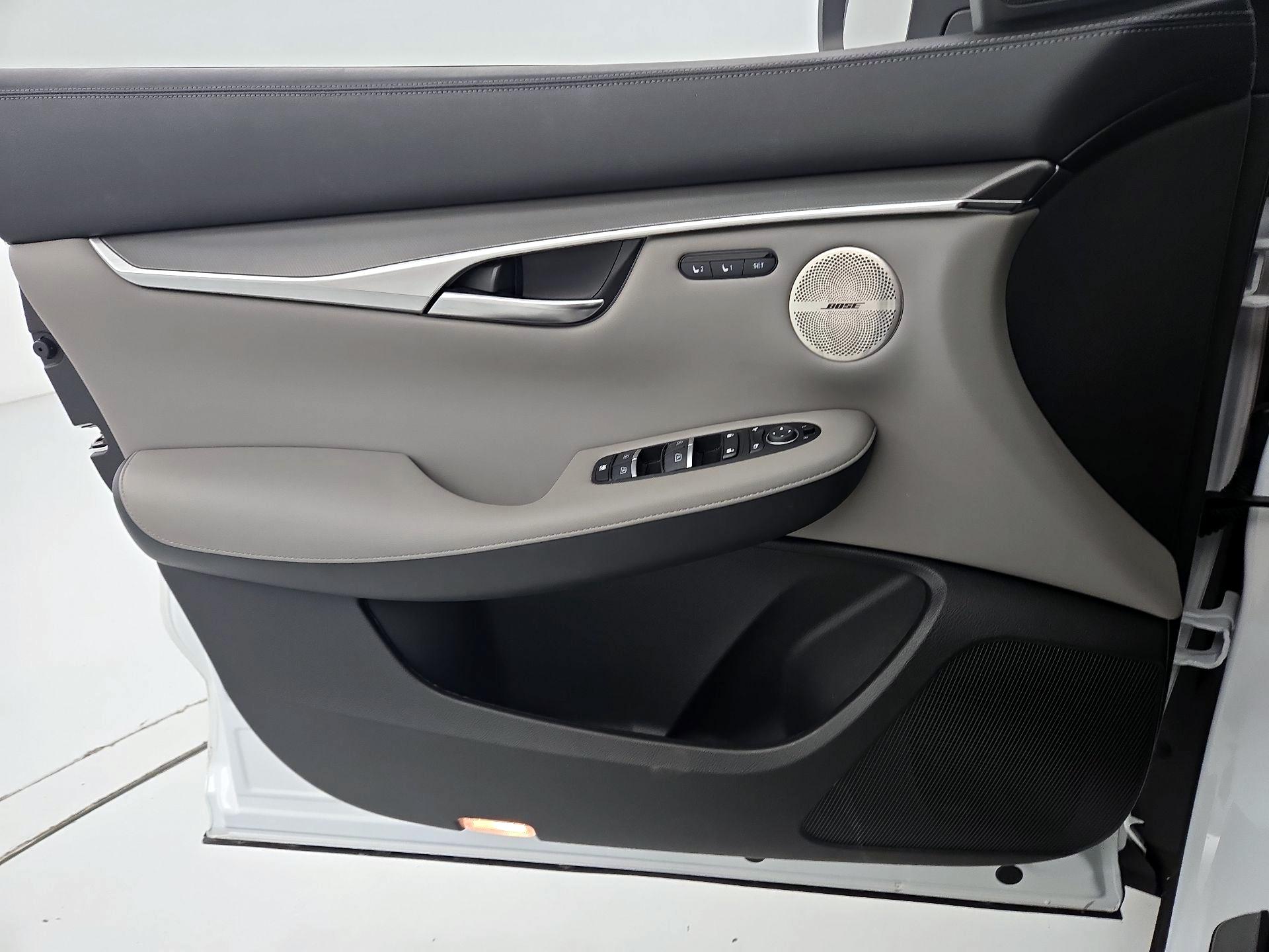 Thumbnail: 2023 INFINITI QX50 - 12