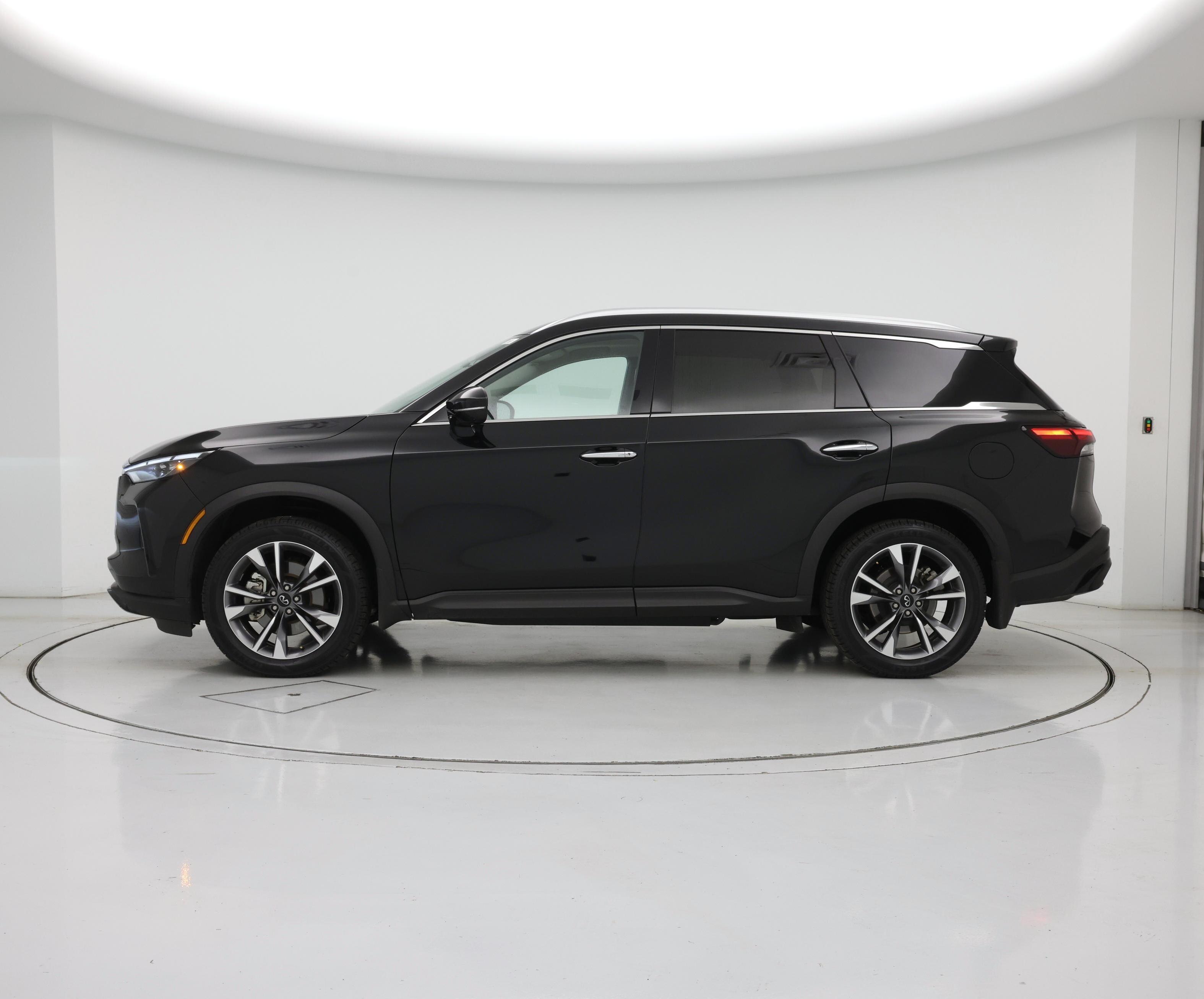 Thumbnail: 2023 INFINITI QX60 - 3