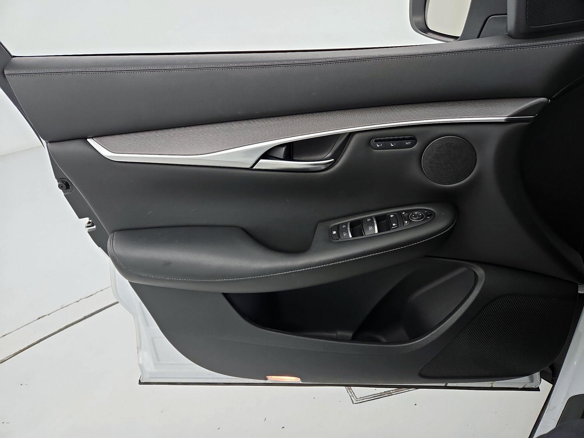 Thumbnail: 2023 INFINITI QX50 - 12