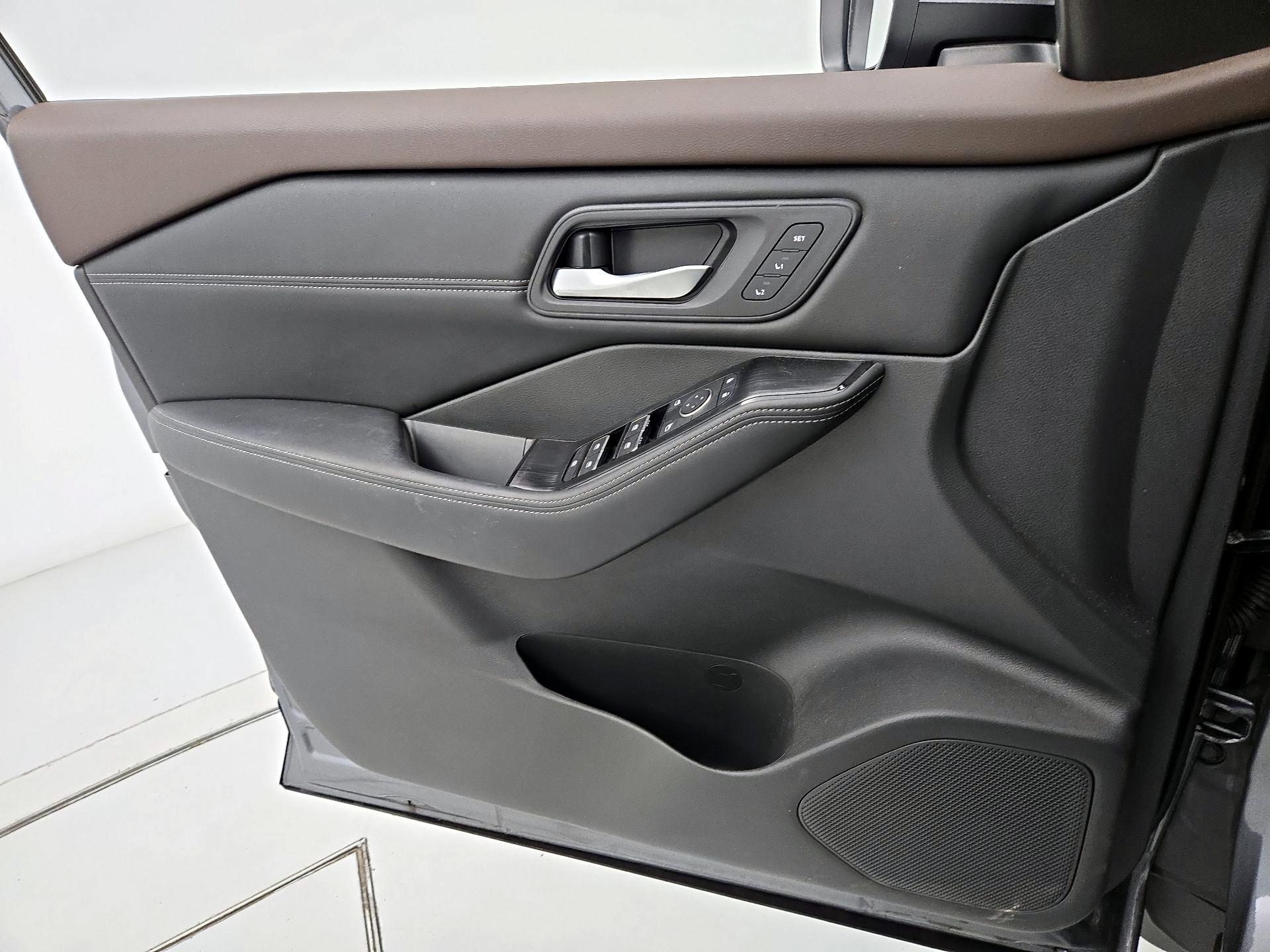 Thumbnail: 2023 Nissan Rogue - 12