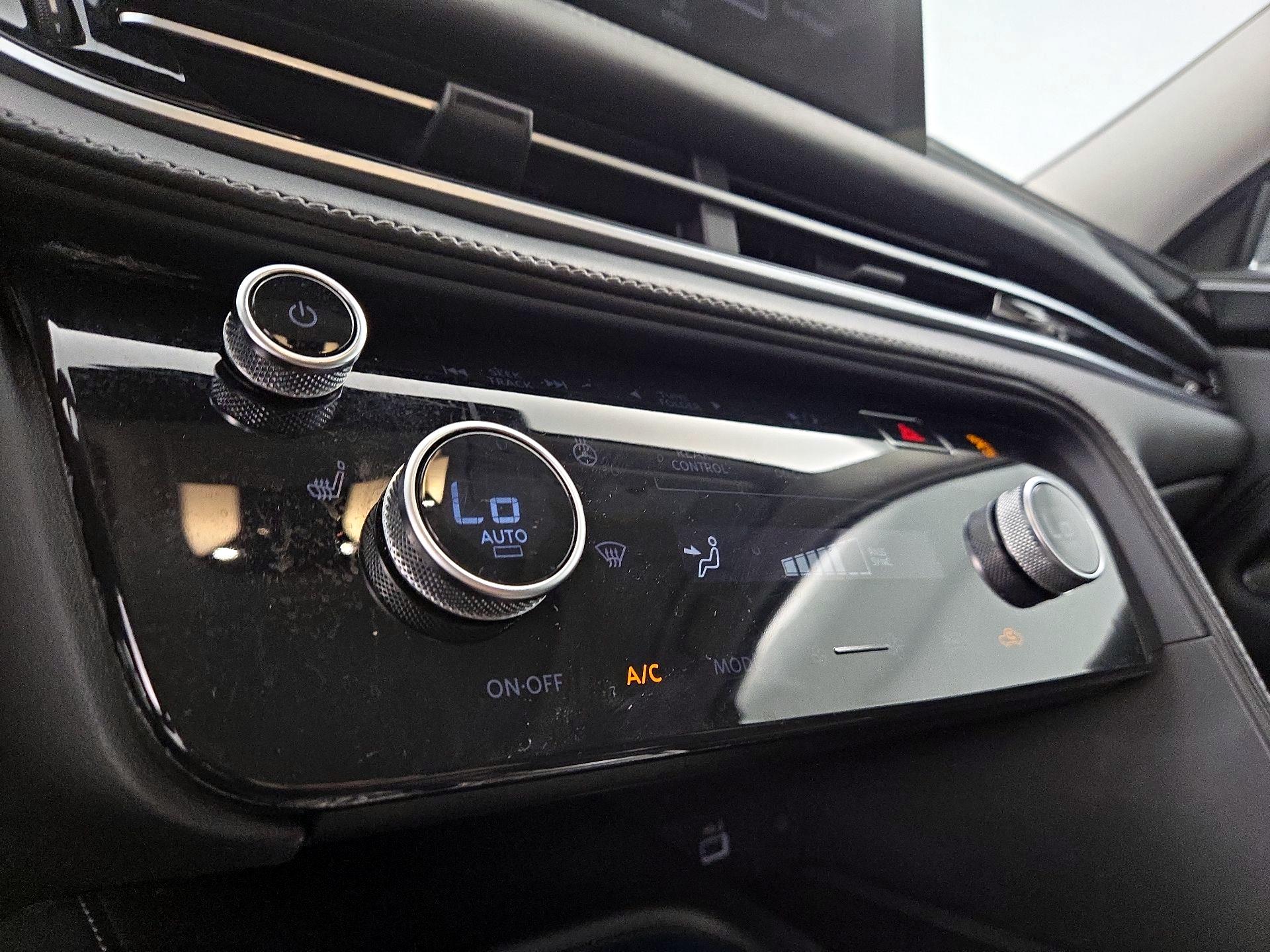 Thumbnail: 2023 INFINITI QX60 - 16