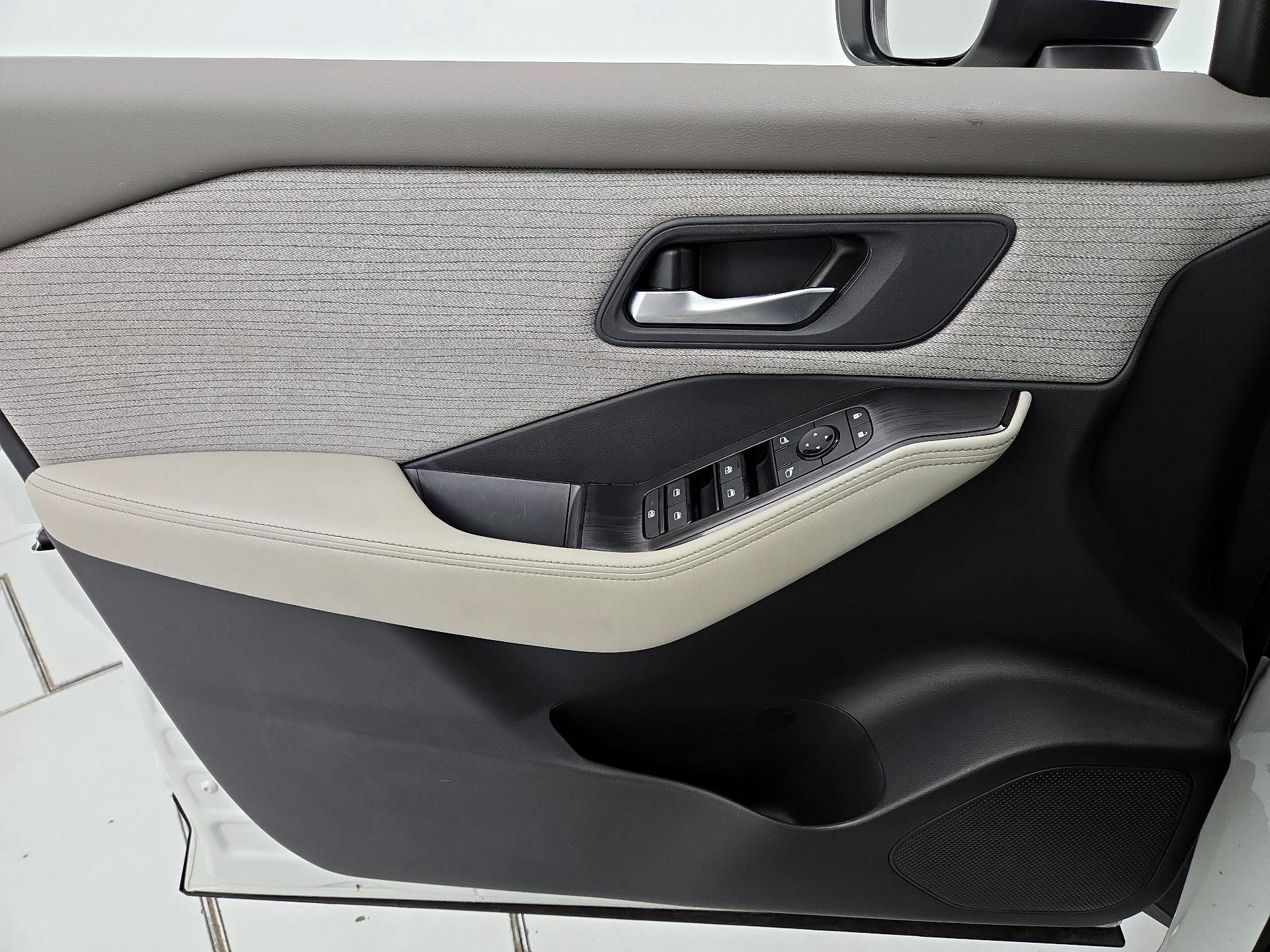 Thumbnail: 2023 Nissan Rogue - 12