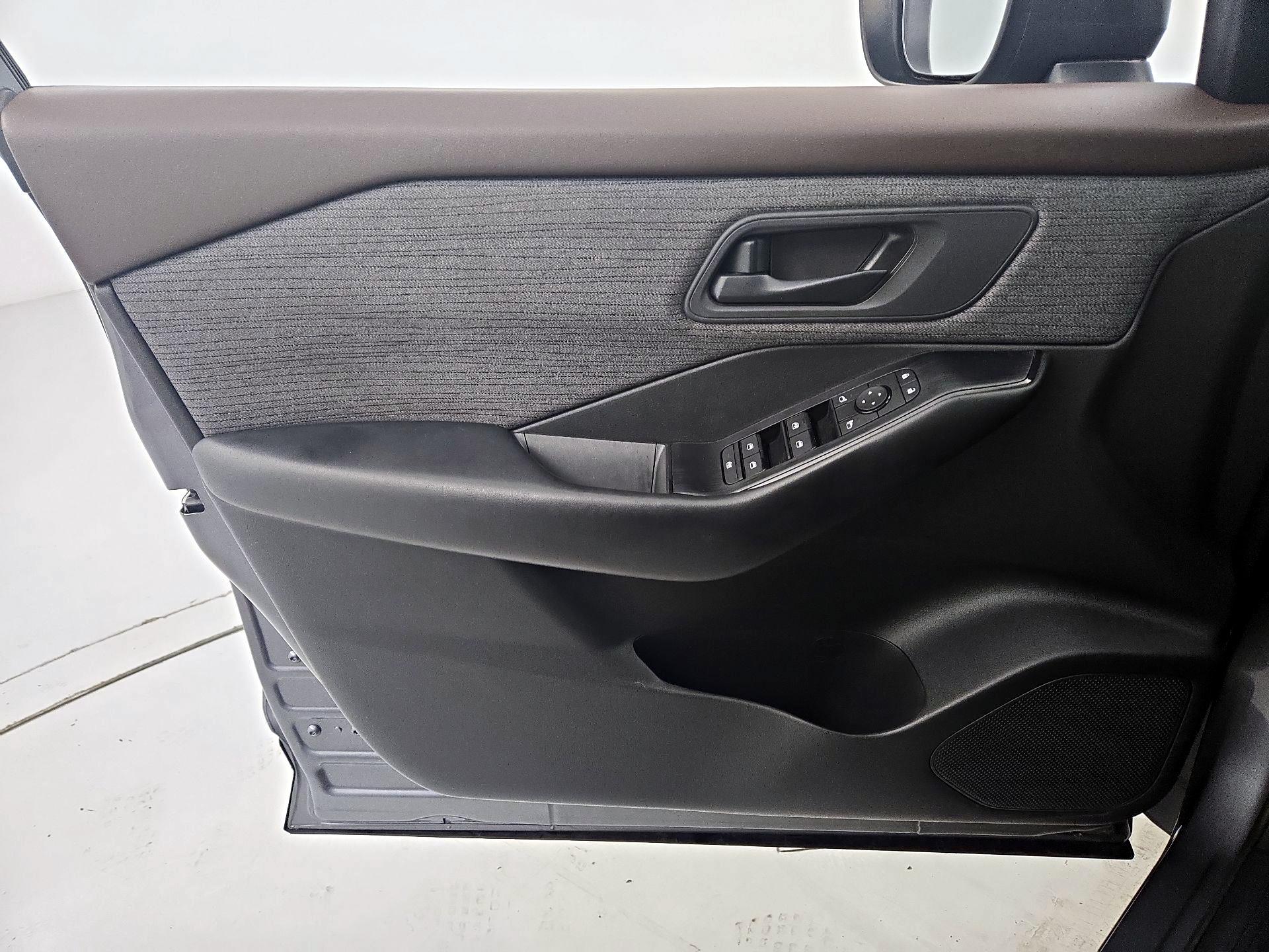 Thumbnail: 2023 Nissan Rogue - 12