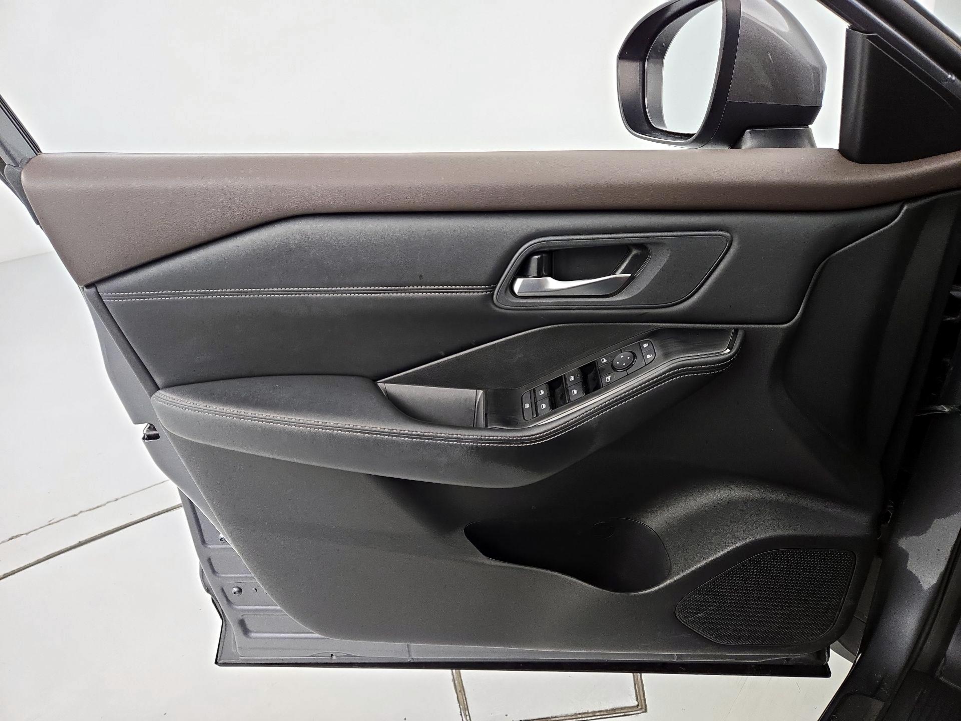 Thumbnail: 2023 Nissan Rogue - 12