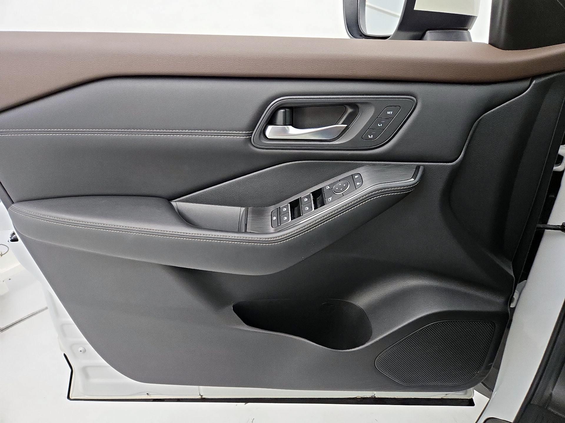 Thumbnail: 2023 Nissan Rogue - 12