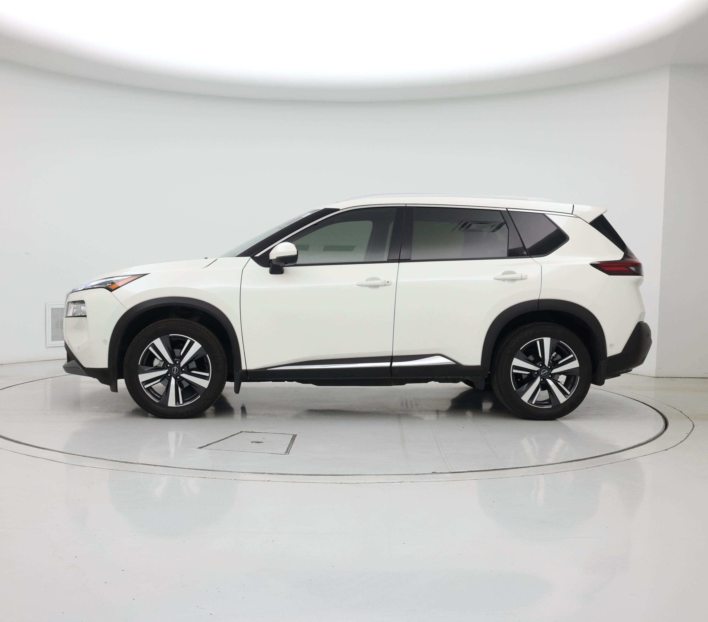 Thumbnail: 2023 Nissan Rogue - 3