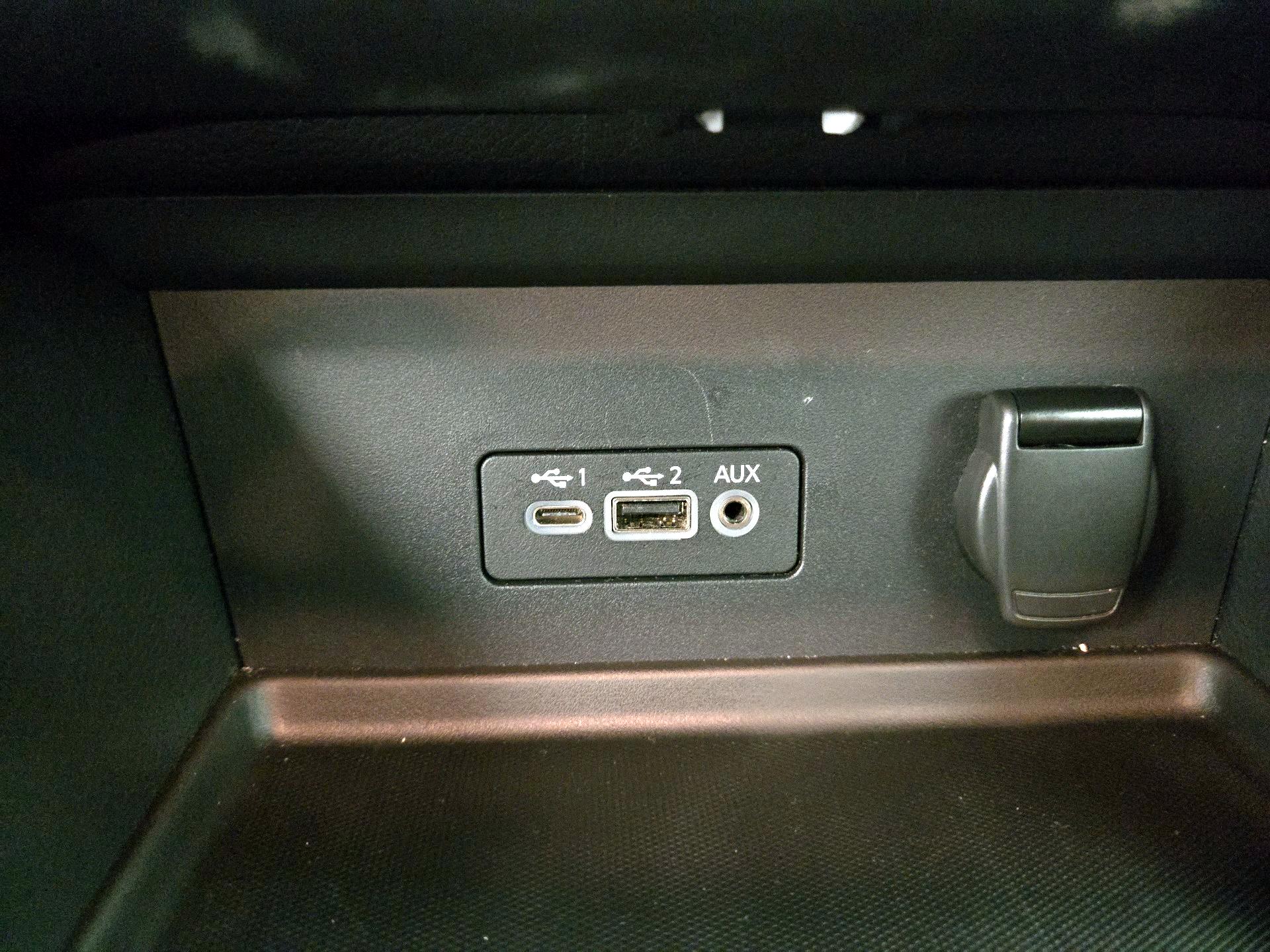 Thumbnail: 2021 Nissan Sentra - 18