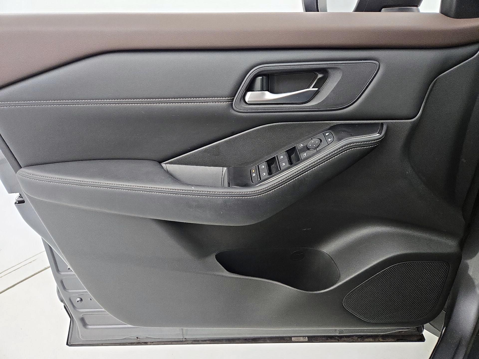 Thumbnail: 2023 Nissan Rogue - 12