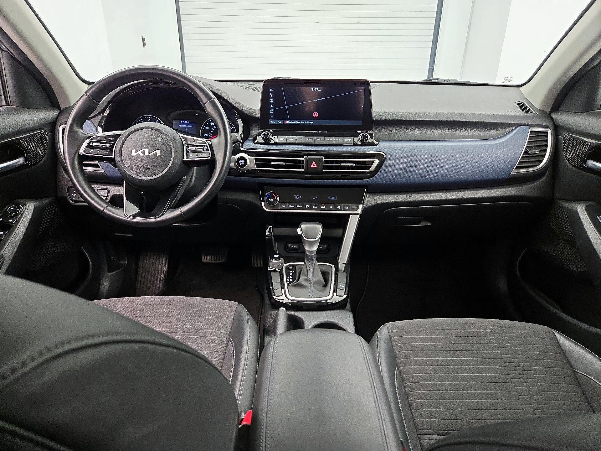 Thumbnail: 2023 Kia Seltos - 9