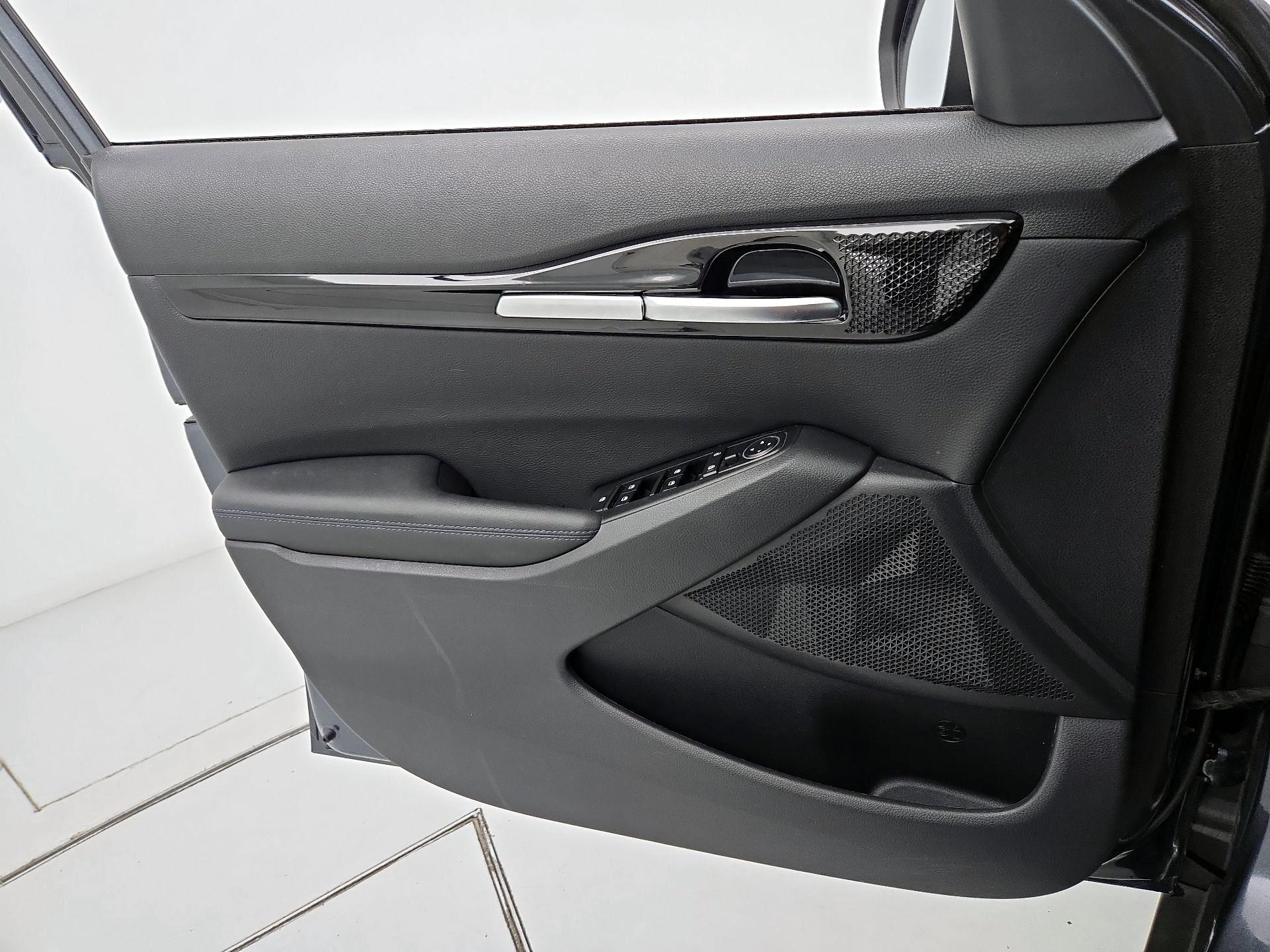 Thumbnail: 2023 Kia Seltos - 12