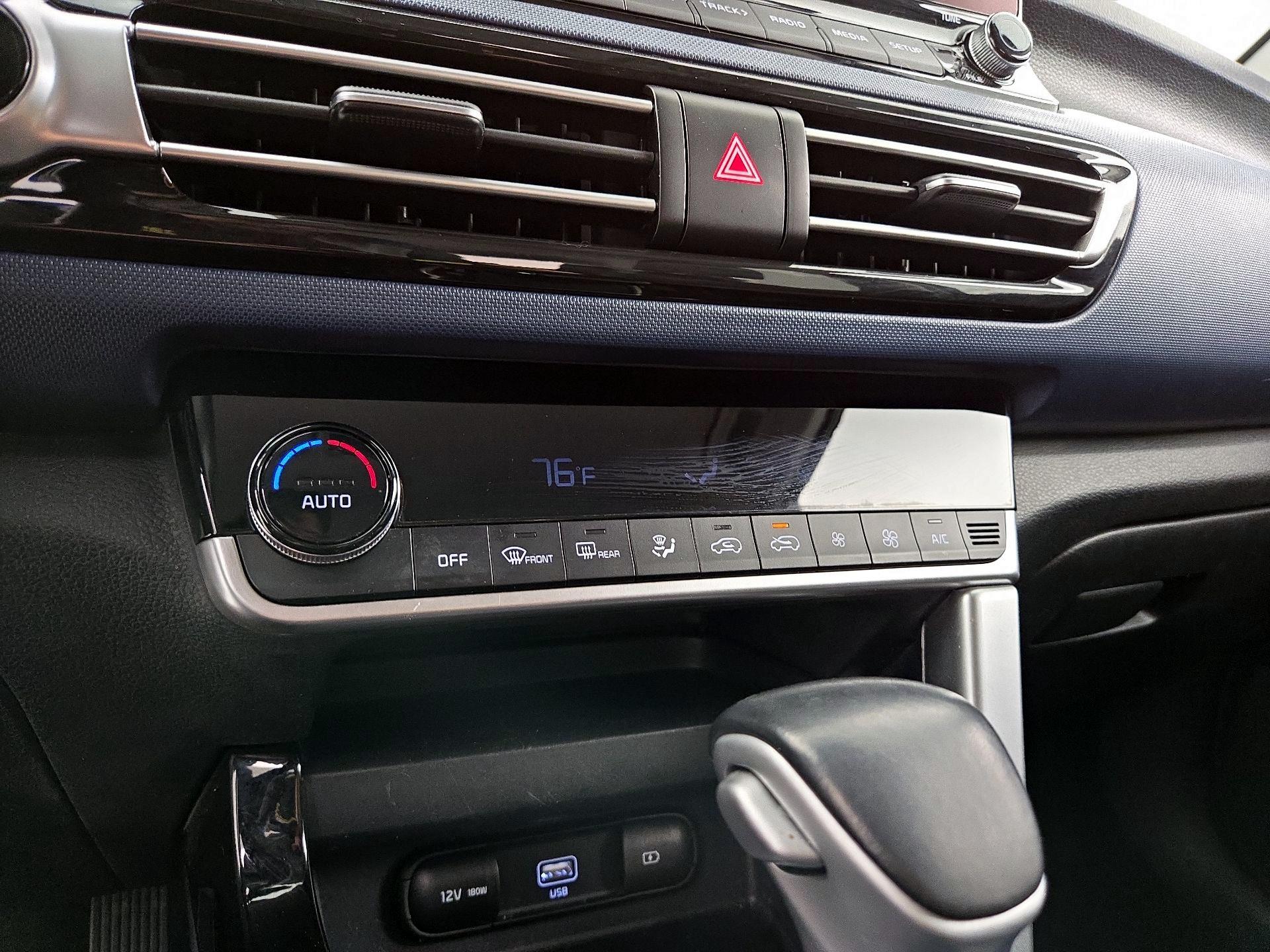 Thumbnail: 2023 Kia Seltos - 17