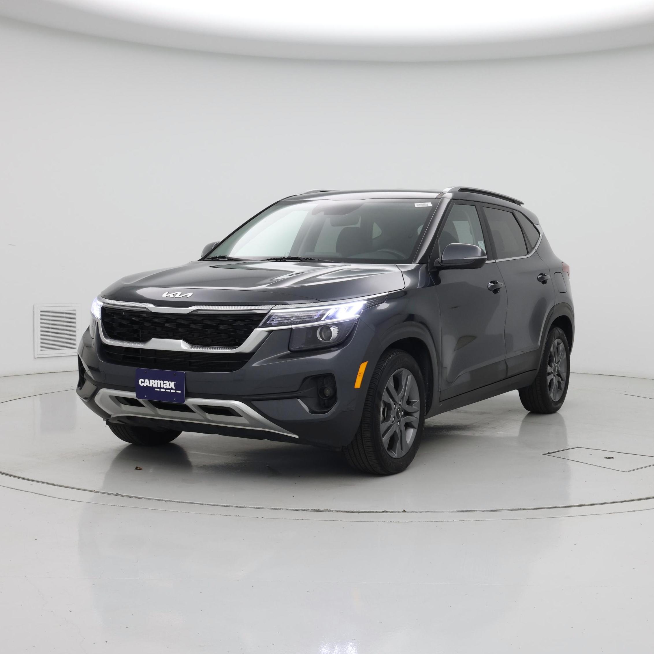 Thumbnail: 2023 Kia Seltos - 4