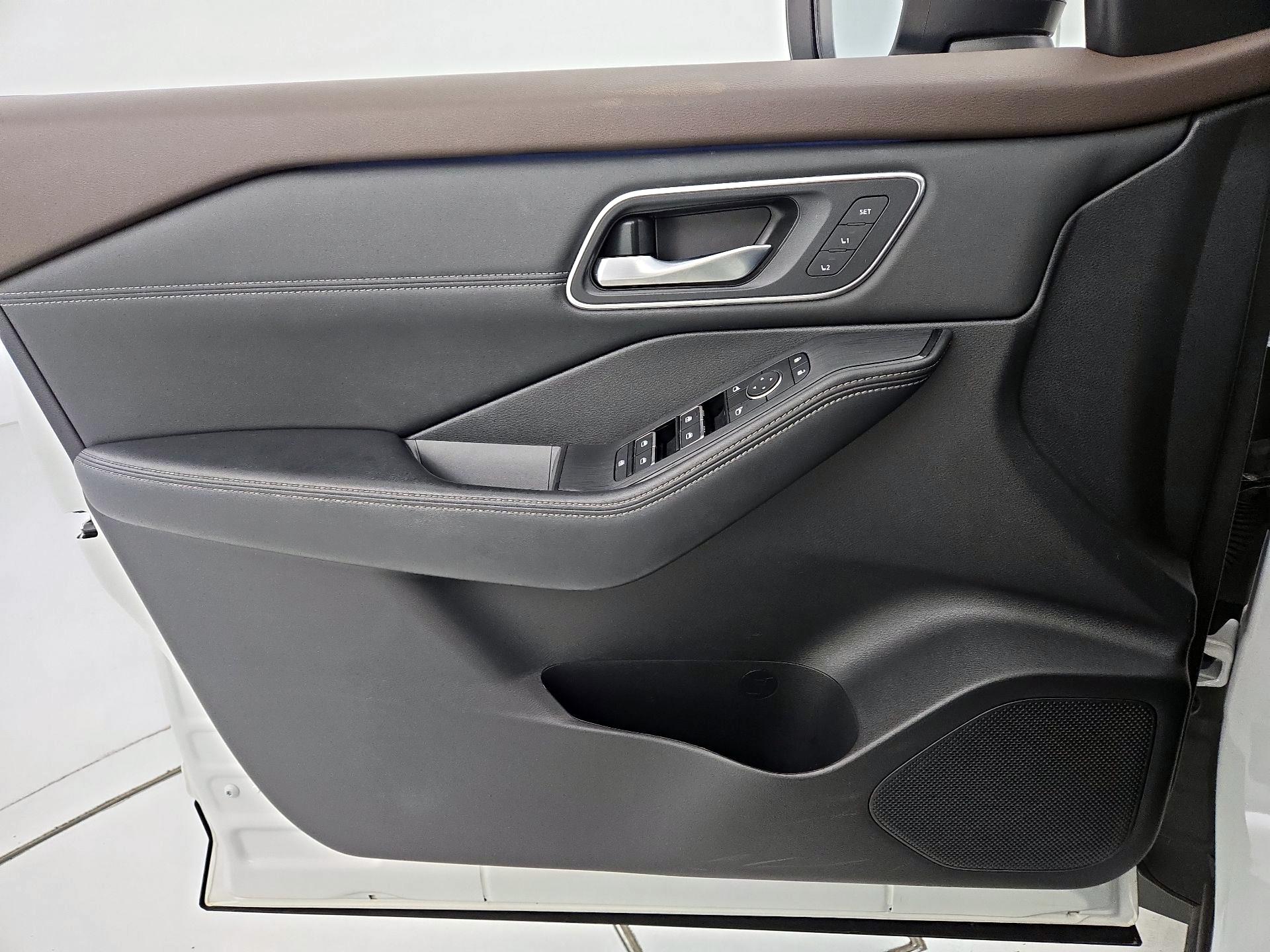 Thumbnail: 2023 Nissan Rogue - 12