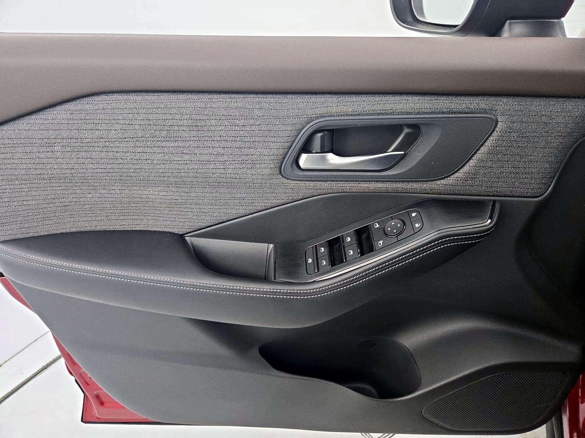 Thumbnail: 2023 Nissan Rogue - 12