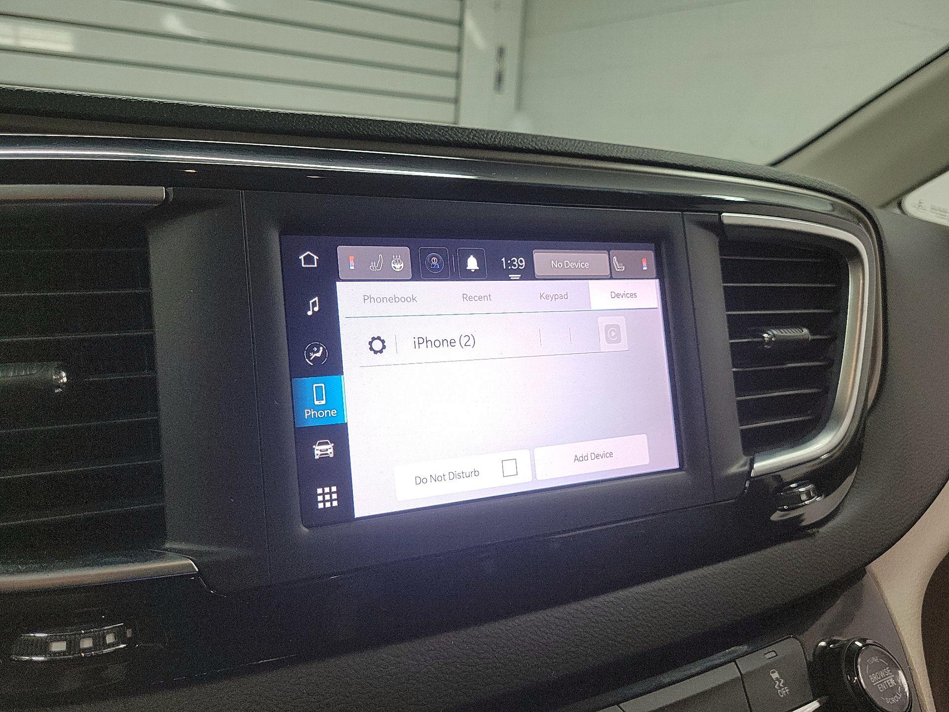 Thumbnail: 2022 Chrysler Voyager - 13