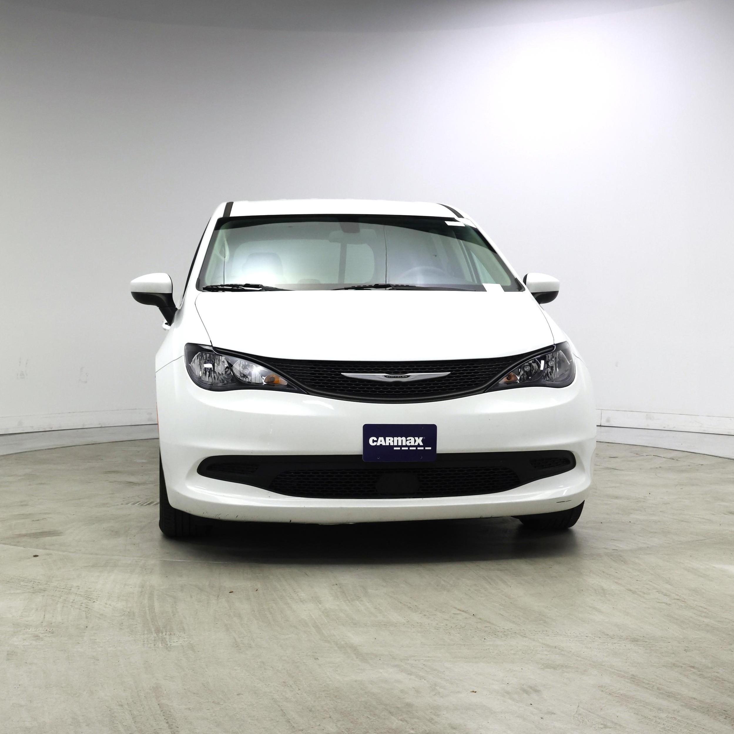 Thumbnail: 2022 Chrysler Voyager - 5