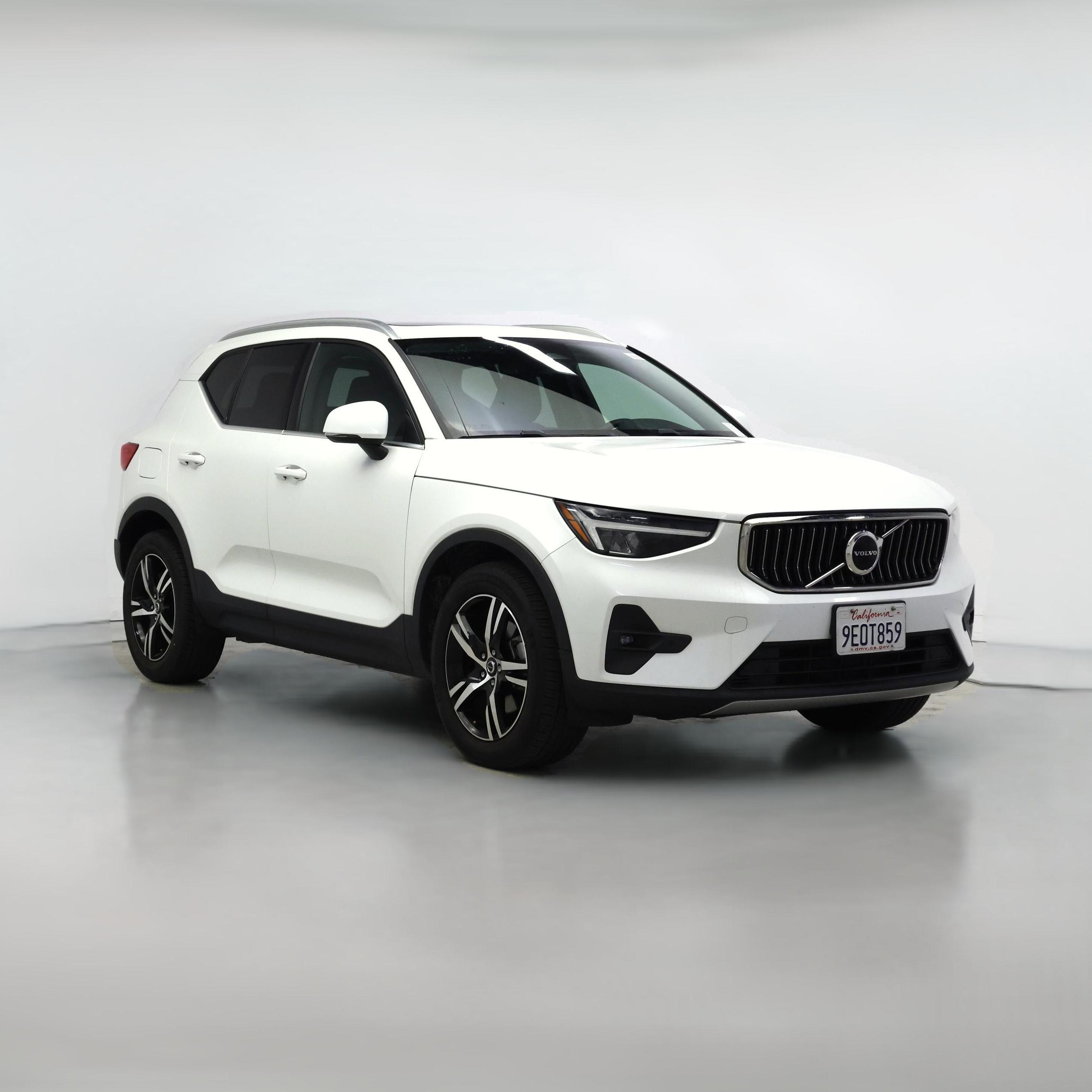 Thumbnail: 2023 Volvo XC40 - 1