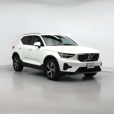 2023 Volvo XC40 B5 Plus Bright Theme