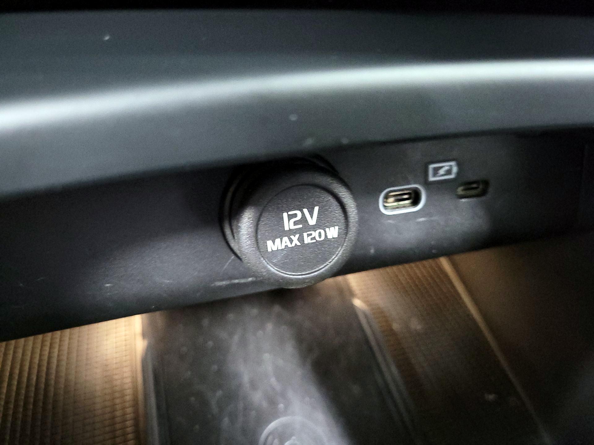 Thumbnail: 2023 Volvo XC40 - 19