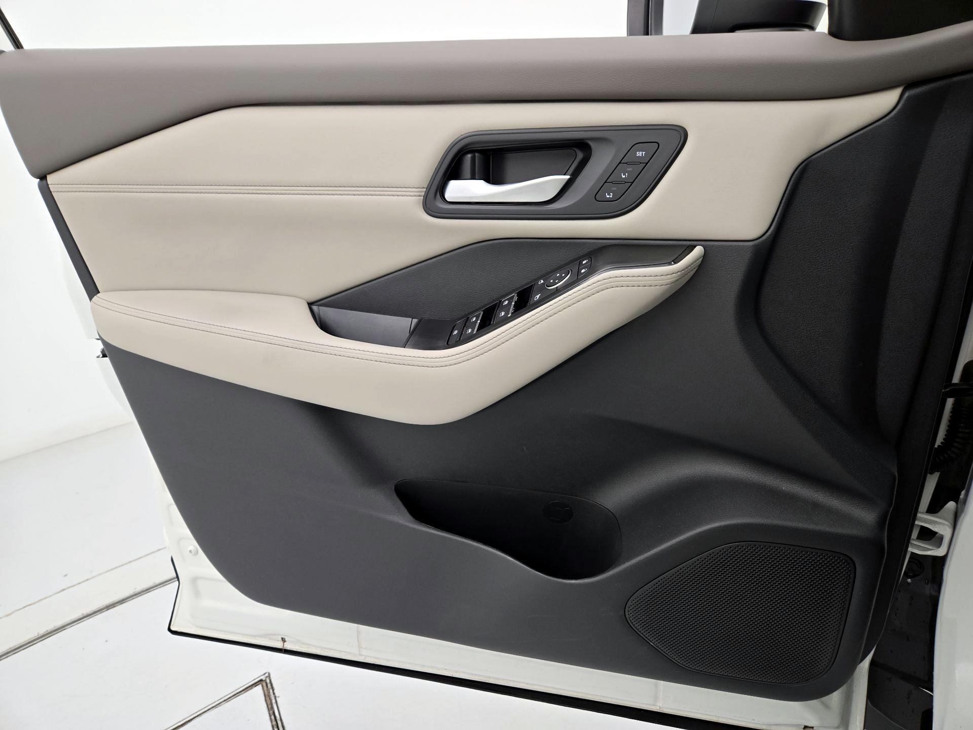 Thumbnail: 2023 Nissan Rogue - 12