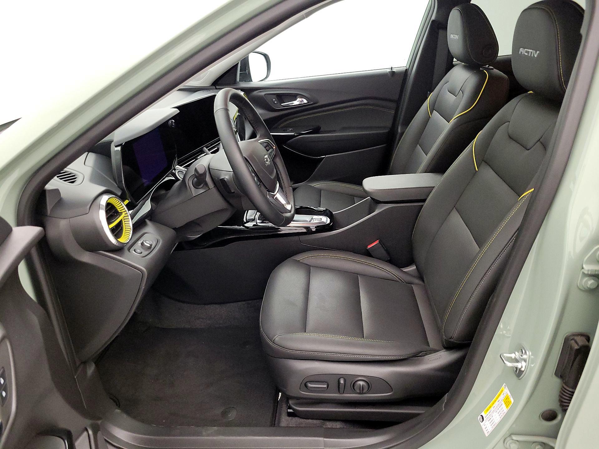 Thumbnail: 2025 Chevrolet Trax - 11