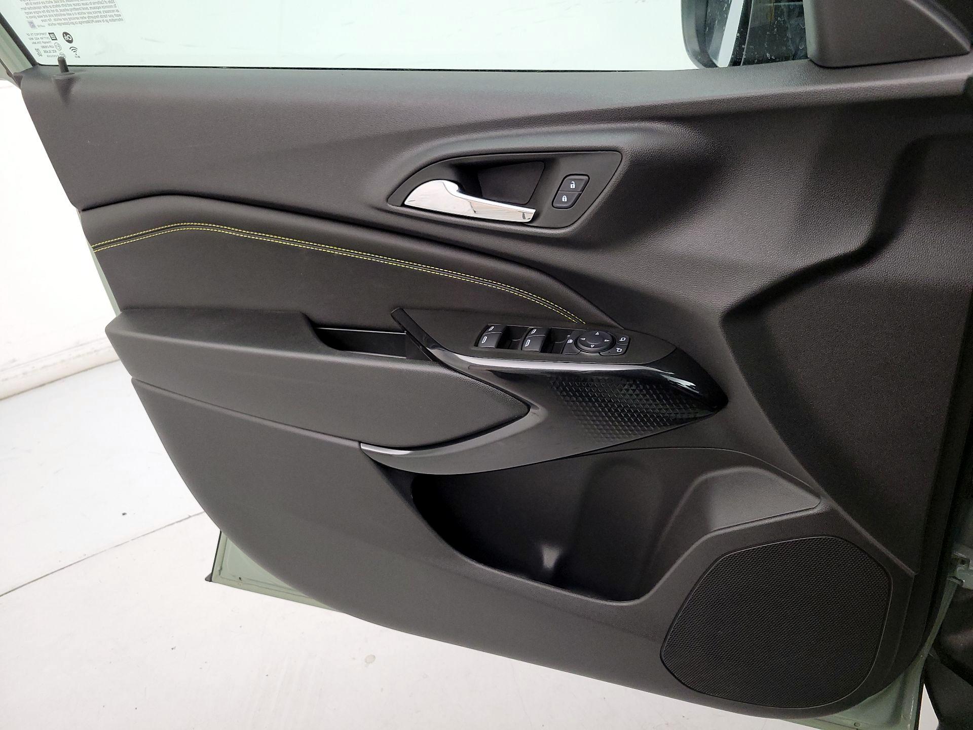 Thumbnail: 2025 Chevrolet Trax - 12