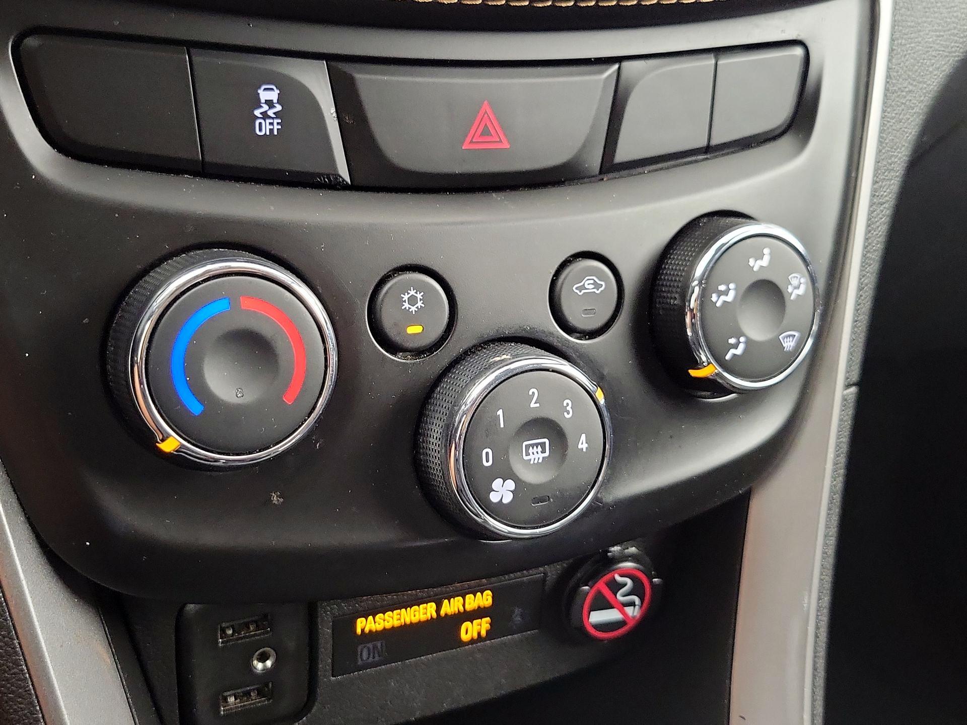 Thumbnail: 2021 Chevrolet Trax - 16