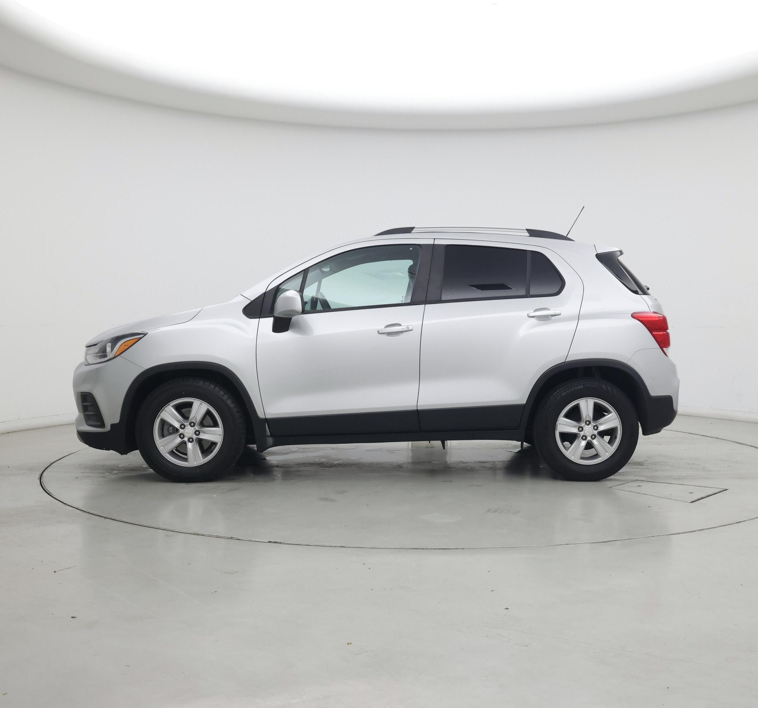 Thumbnail: 2021 Chevrolet Trax - 3