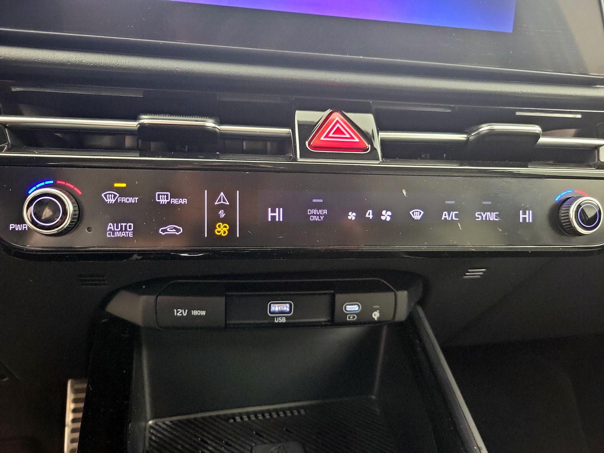 Thumbnail: 2023 Kia Niro - 17