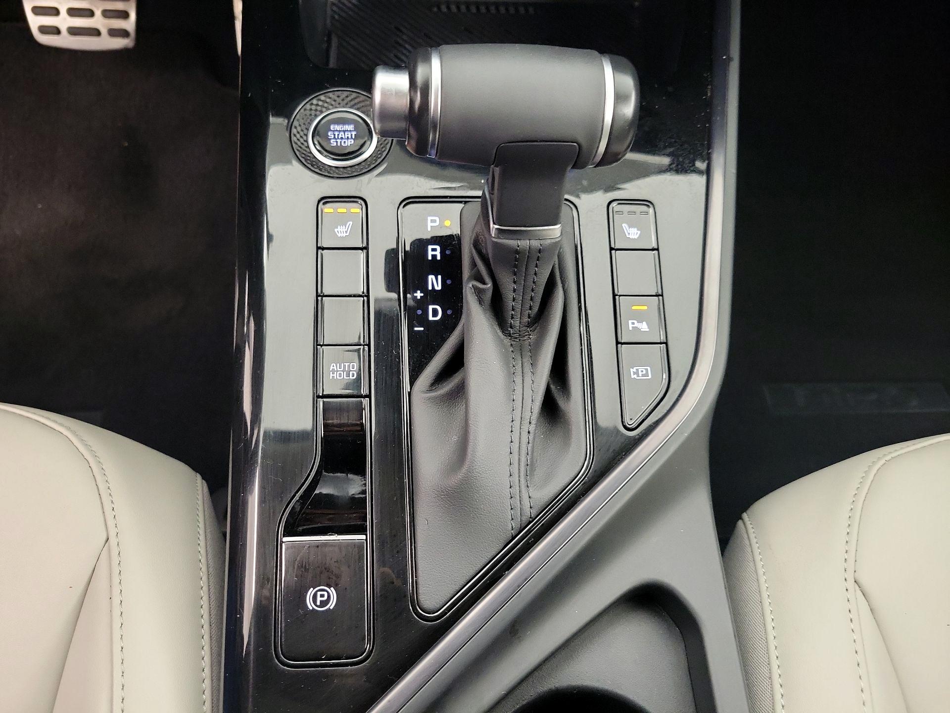 Thumbnail: 2023 Kia Niro - 18