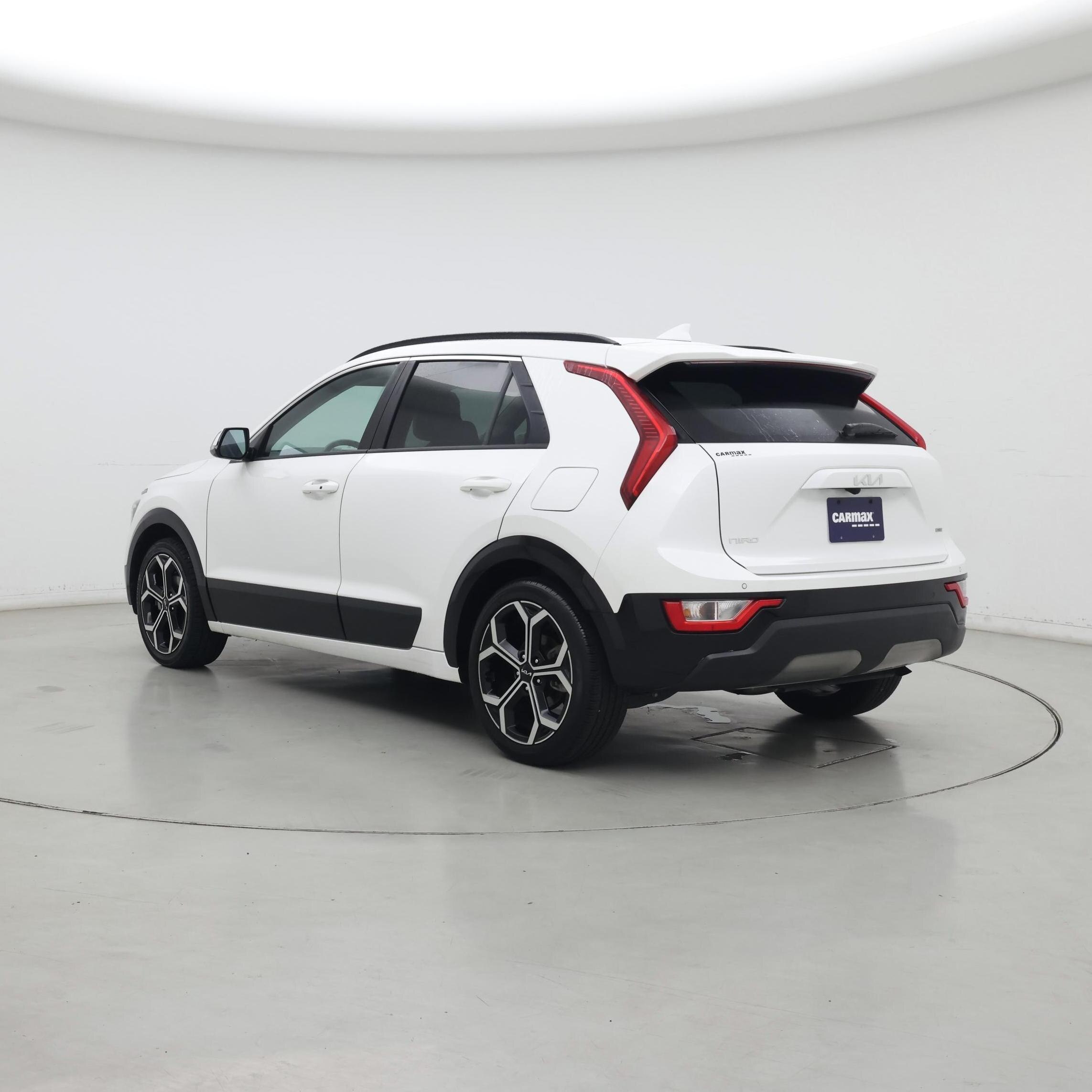 Thumbnail: 2023 Kia Niro - 2