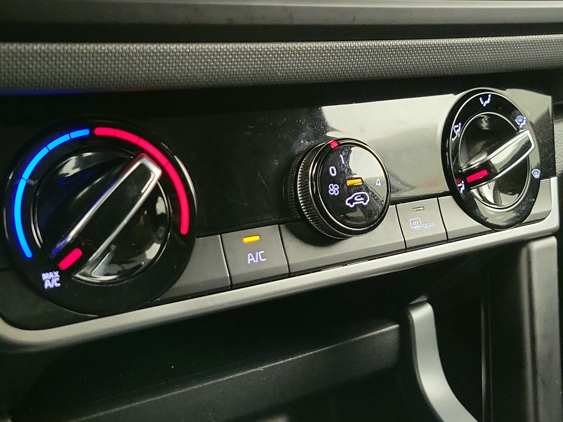 Thumbnail: 2021 Kia Seltos - 16