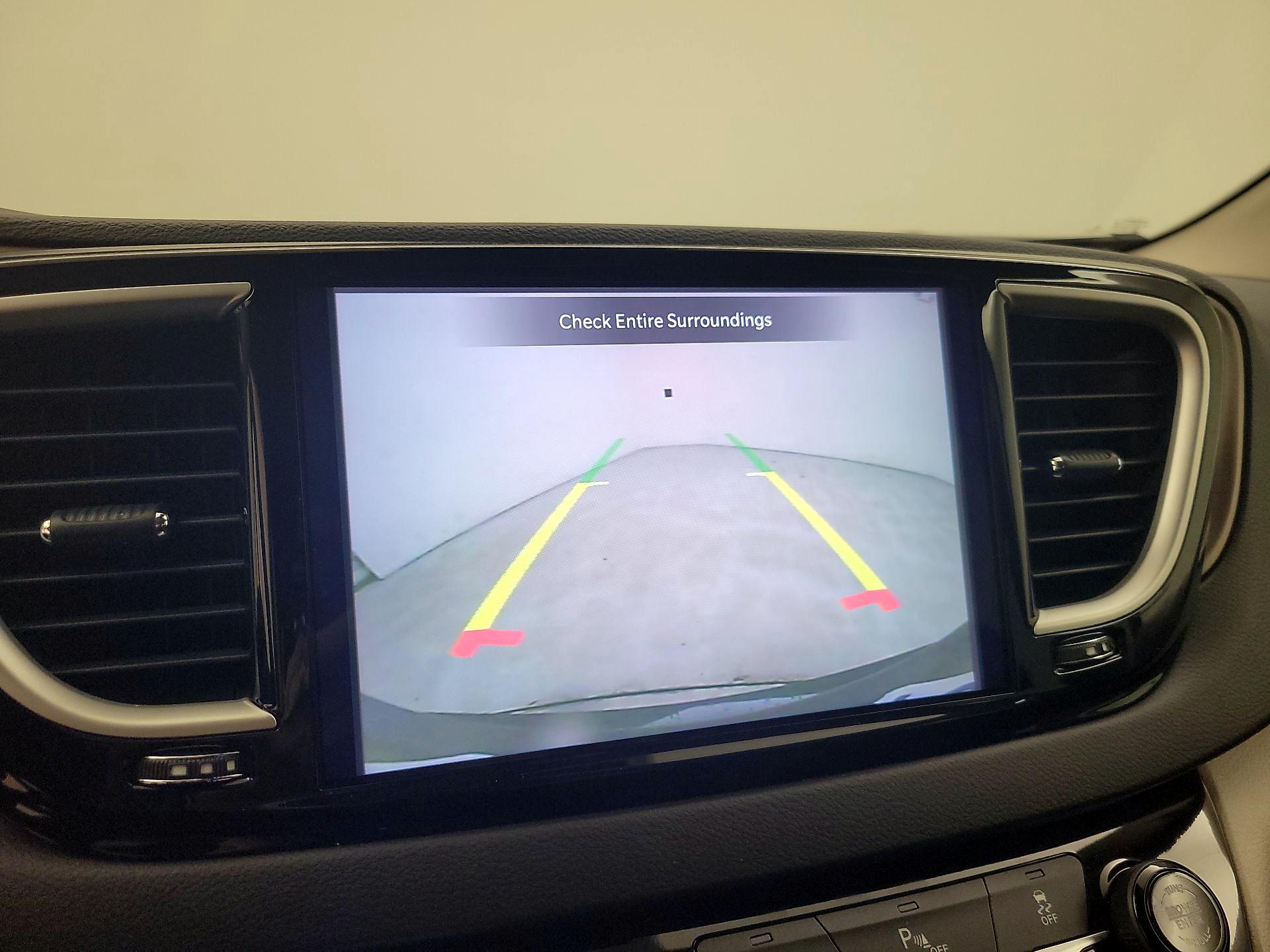 Thumbnail: 2022 Chrysler Voyager - 15