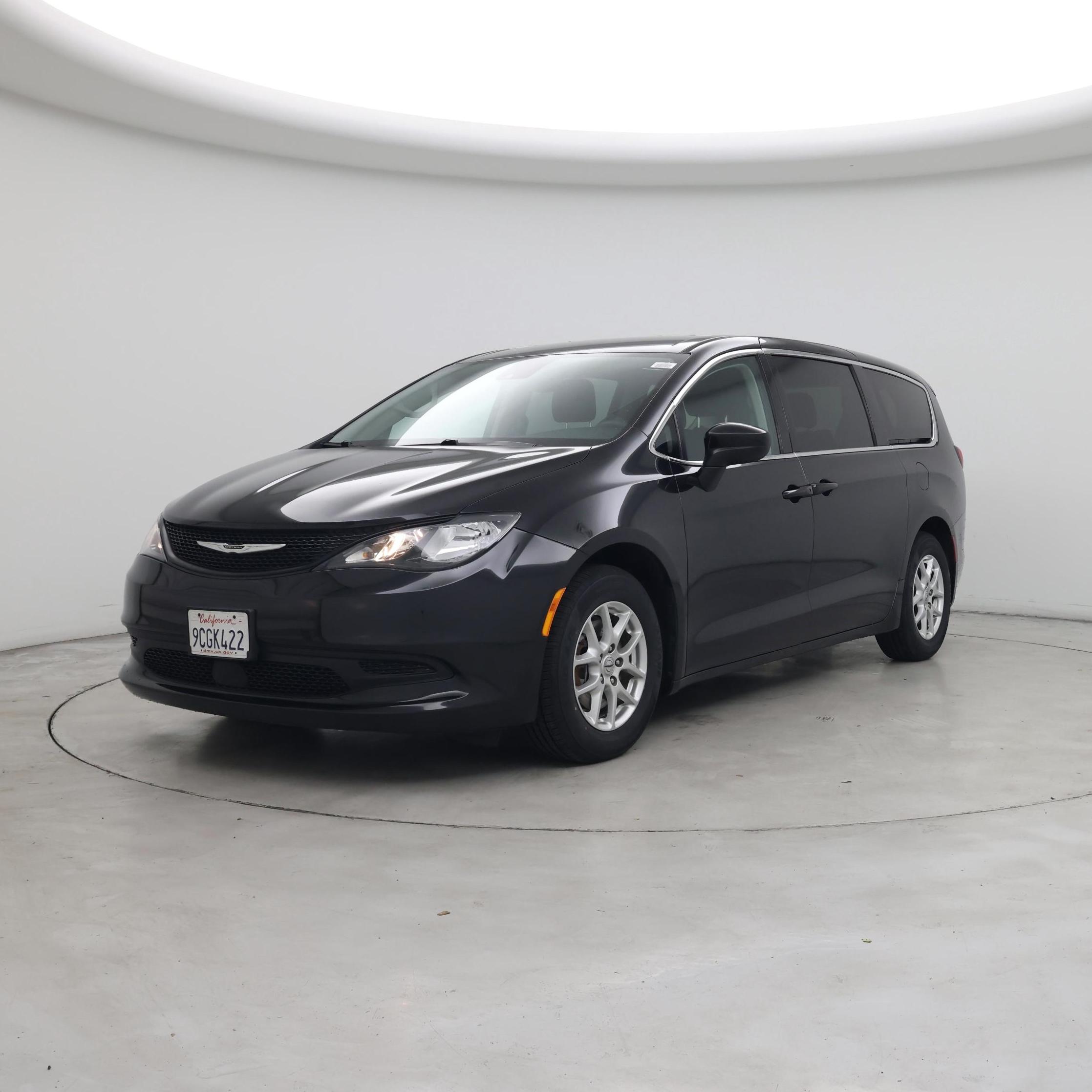 Thumbnail: 2022 Chrysler Voyager - 4