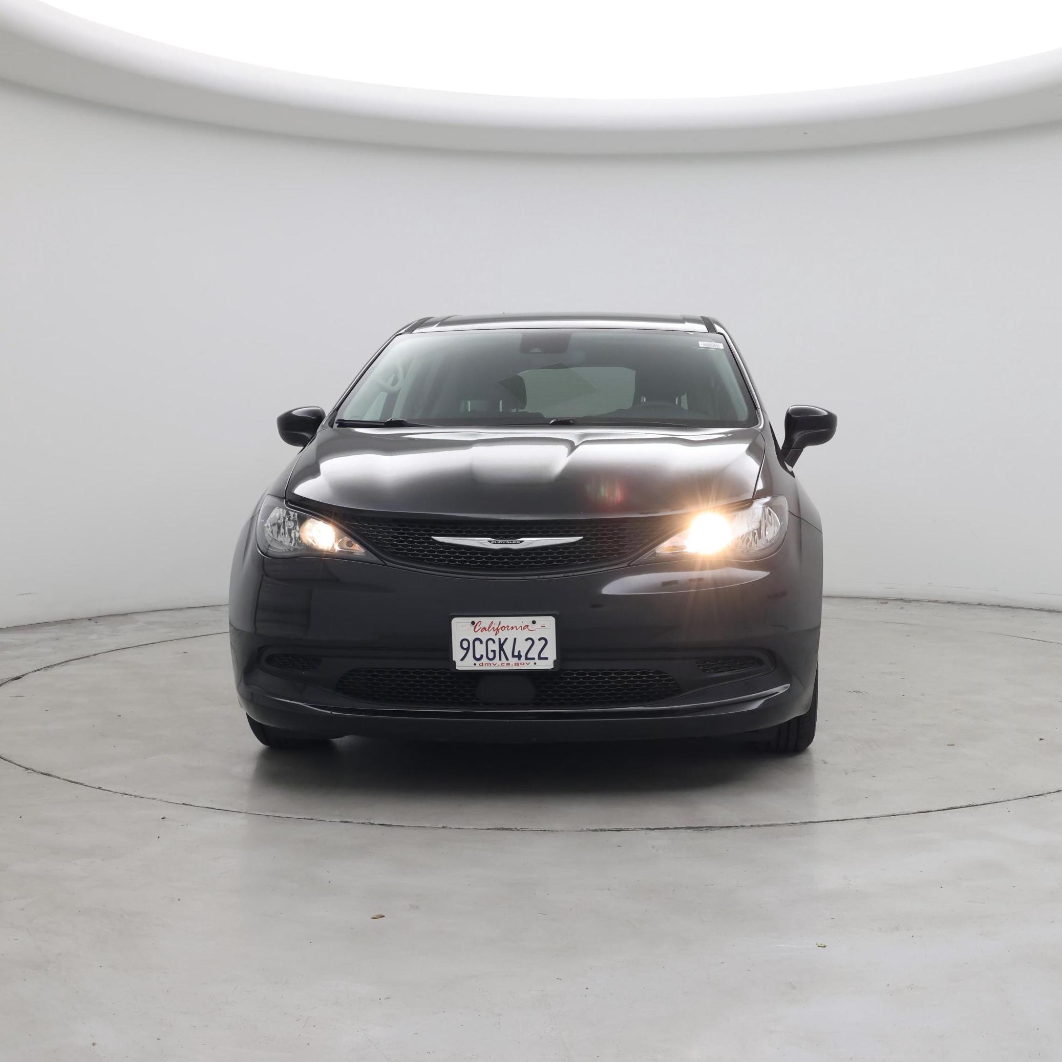 Thumbnail: 2022 Chrysler Voyager - 5