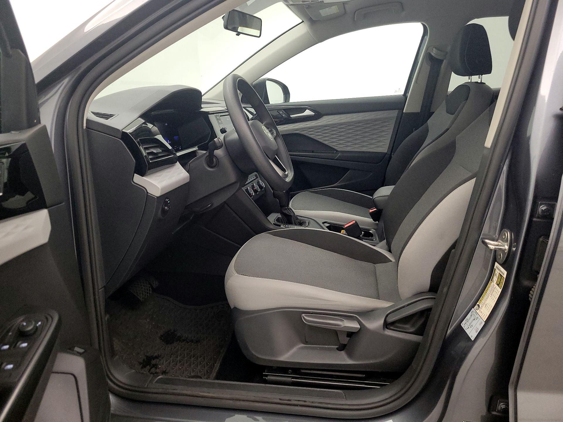 Thumbnail: 2022 Volkswagen Taos - 11