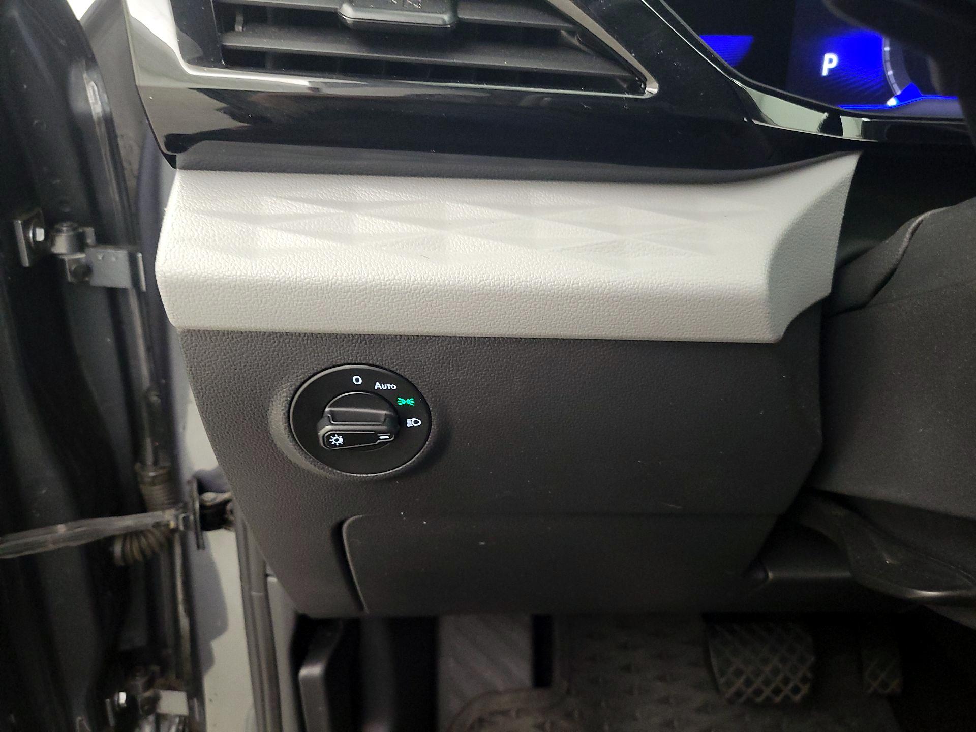 Thumbnail: 2022 Volkswagen Taos - 13