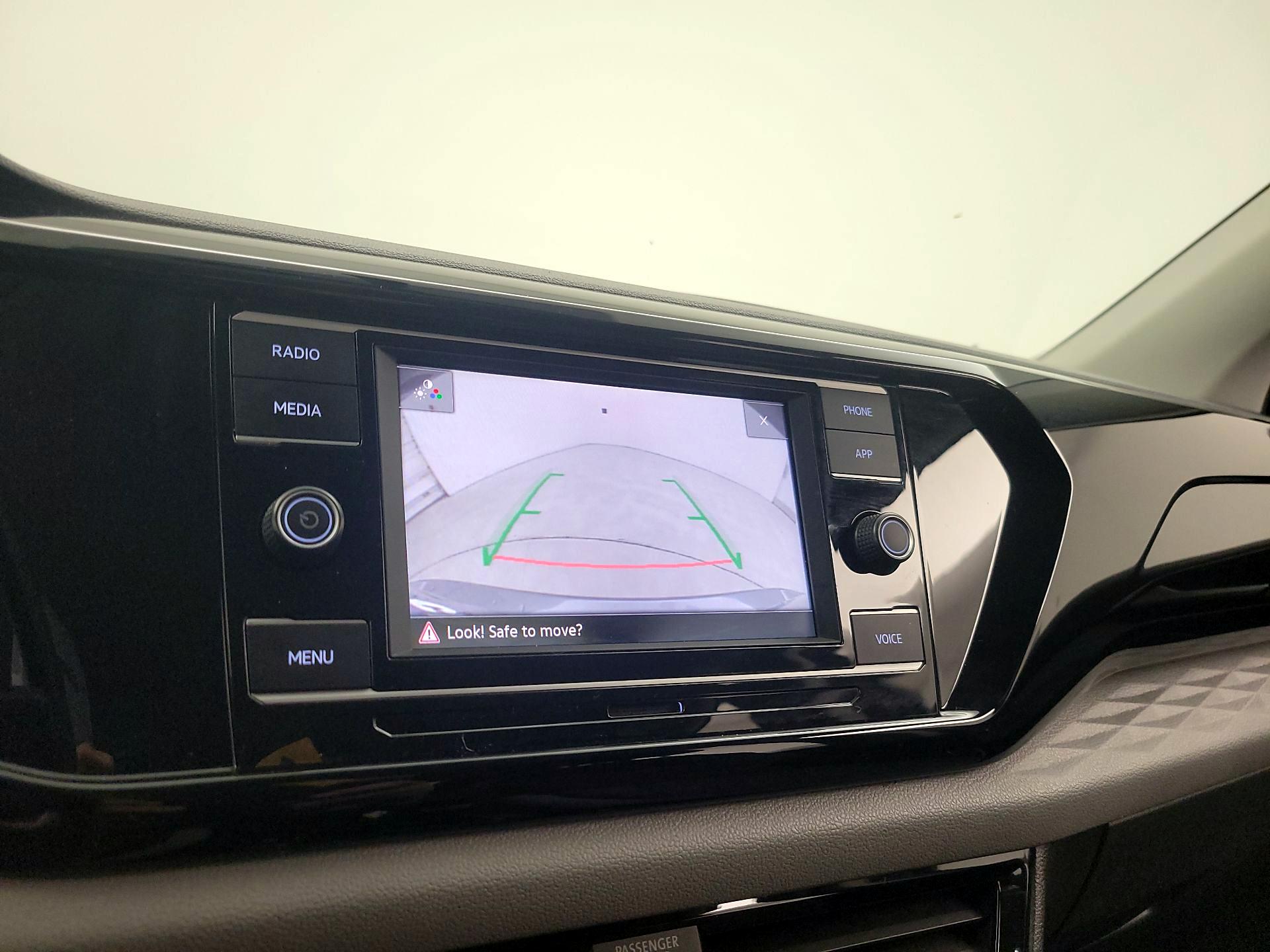 Thumbnail: 2022 Volkswagen Taos - 14