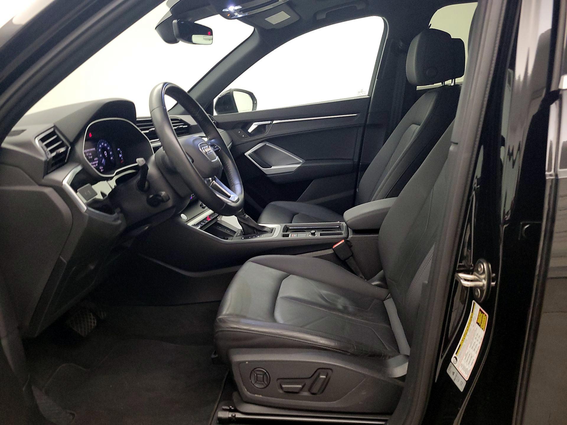 Thumbnail: 2020 Audi Q3 - 11