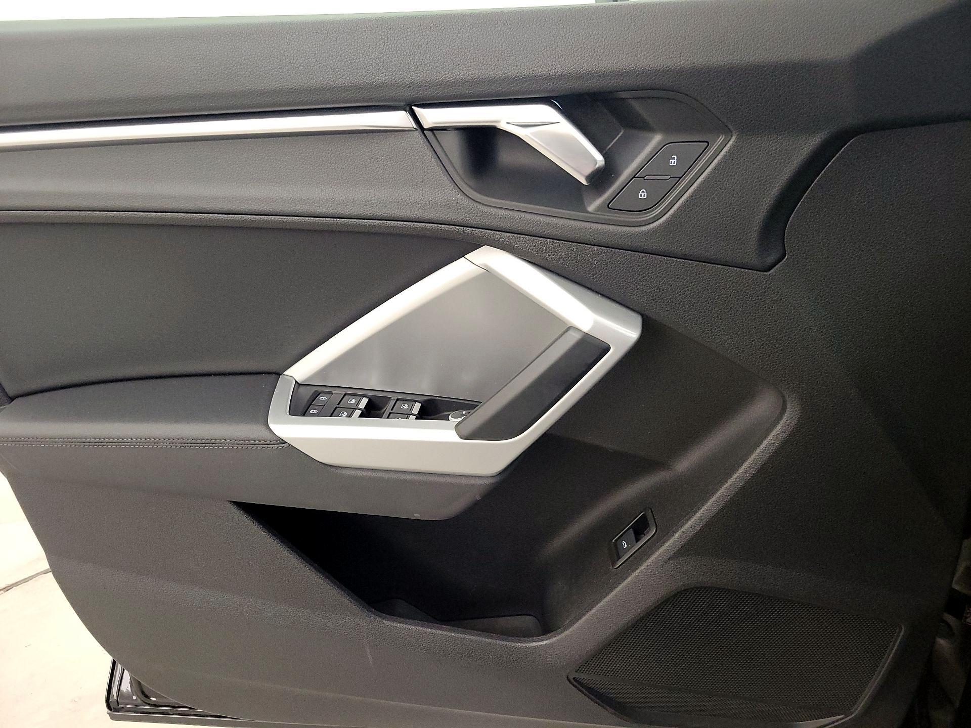 Thumbnail: 2020 Audi Q3 - 12